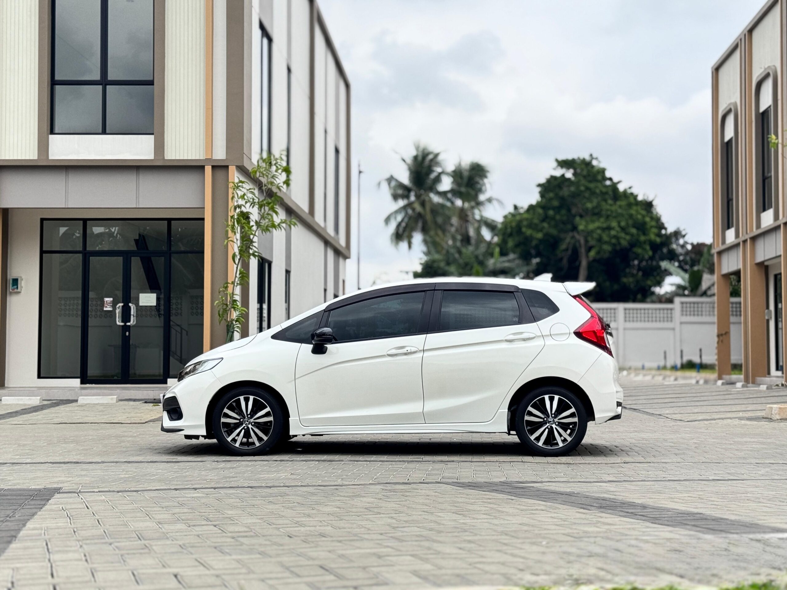 JAZZ RS AT PUTIH 2018 - Gambar 4