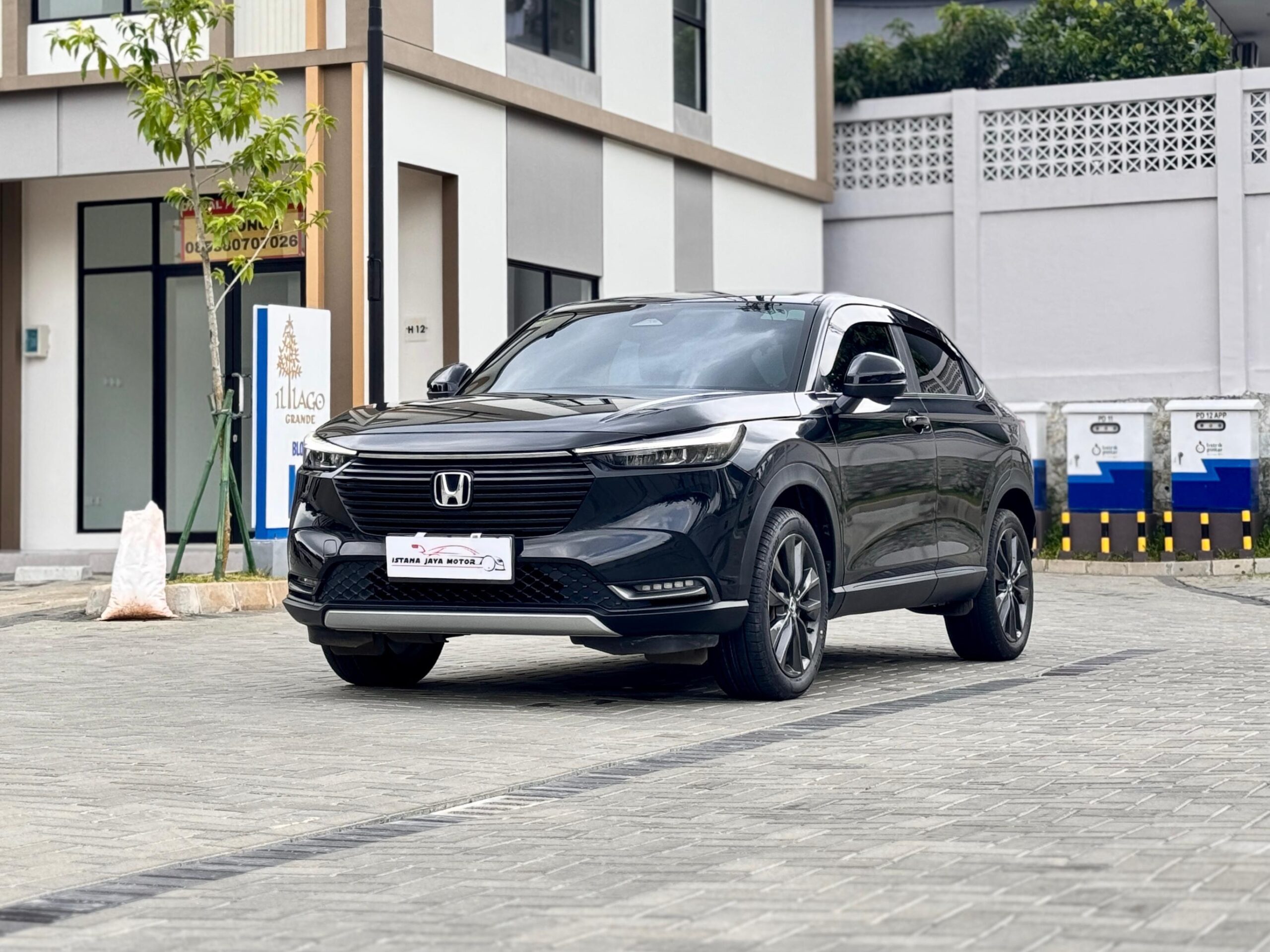 HRV SE AT HITAM 2022 - Gambar 2