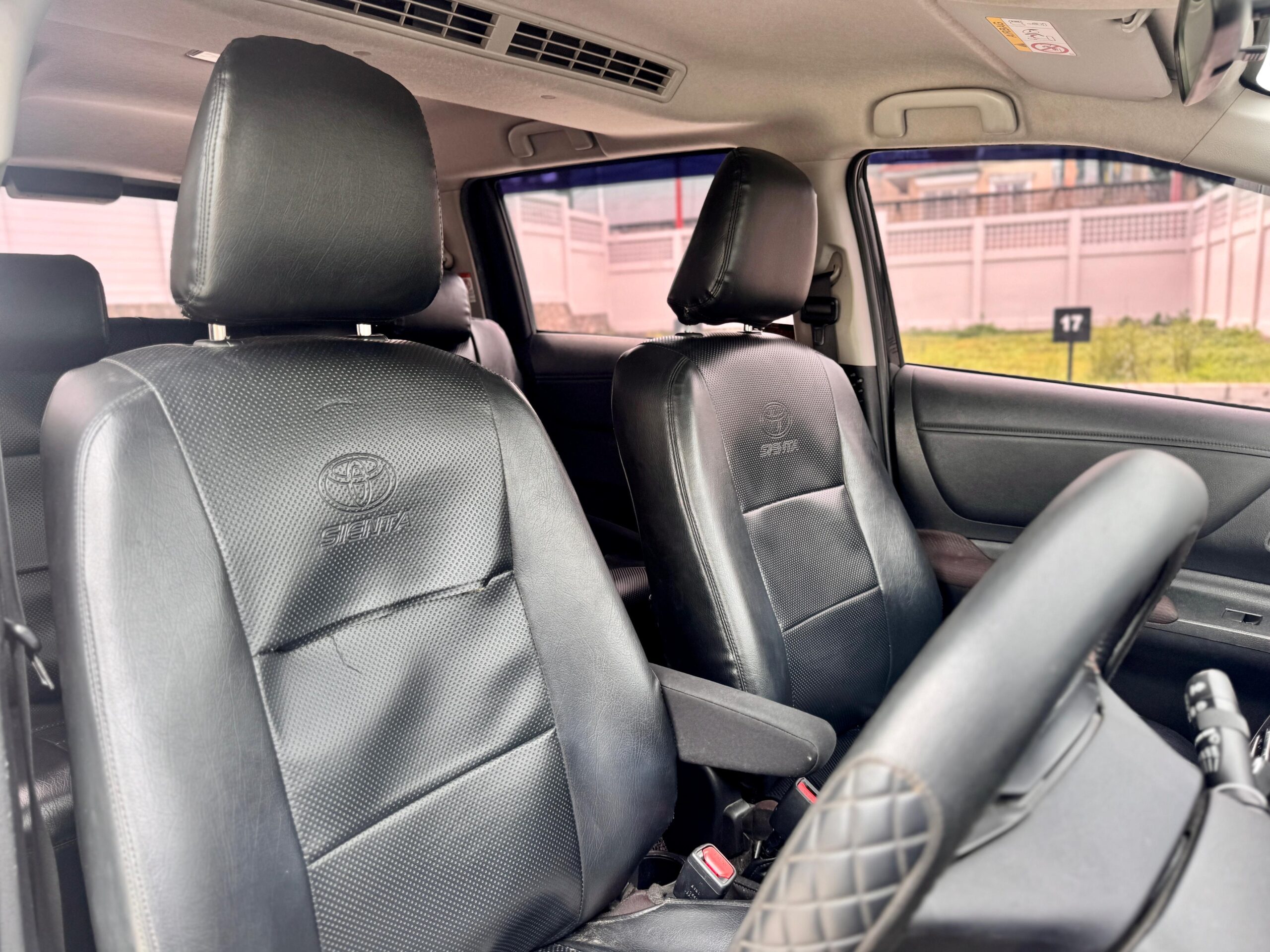 SIENTA V AT HITAM 2020 - Gambar 11