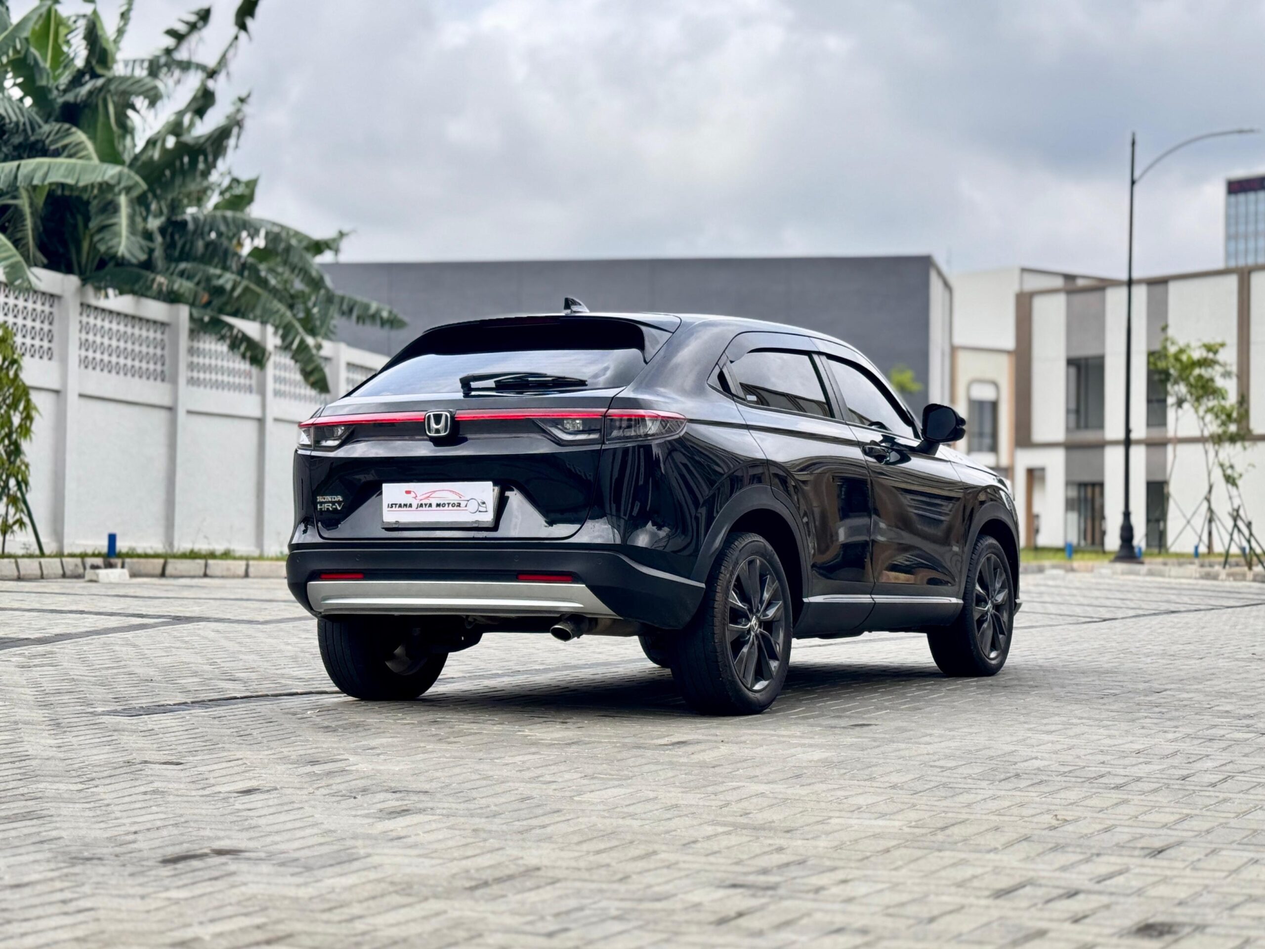 HRV SE AT HITAM 2022 - Gambar 5