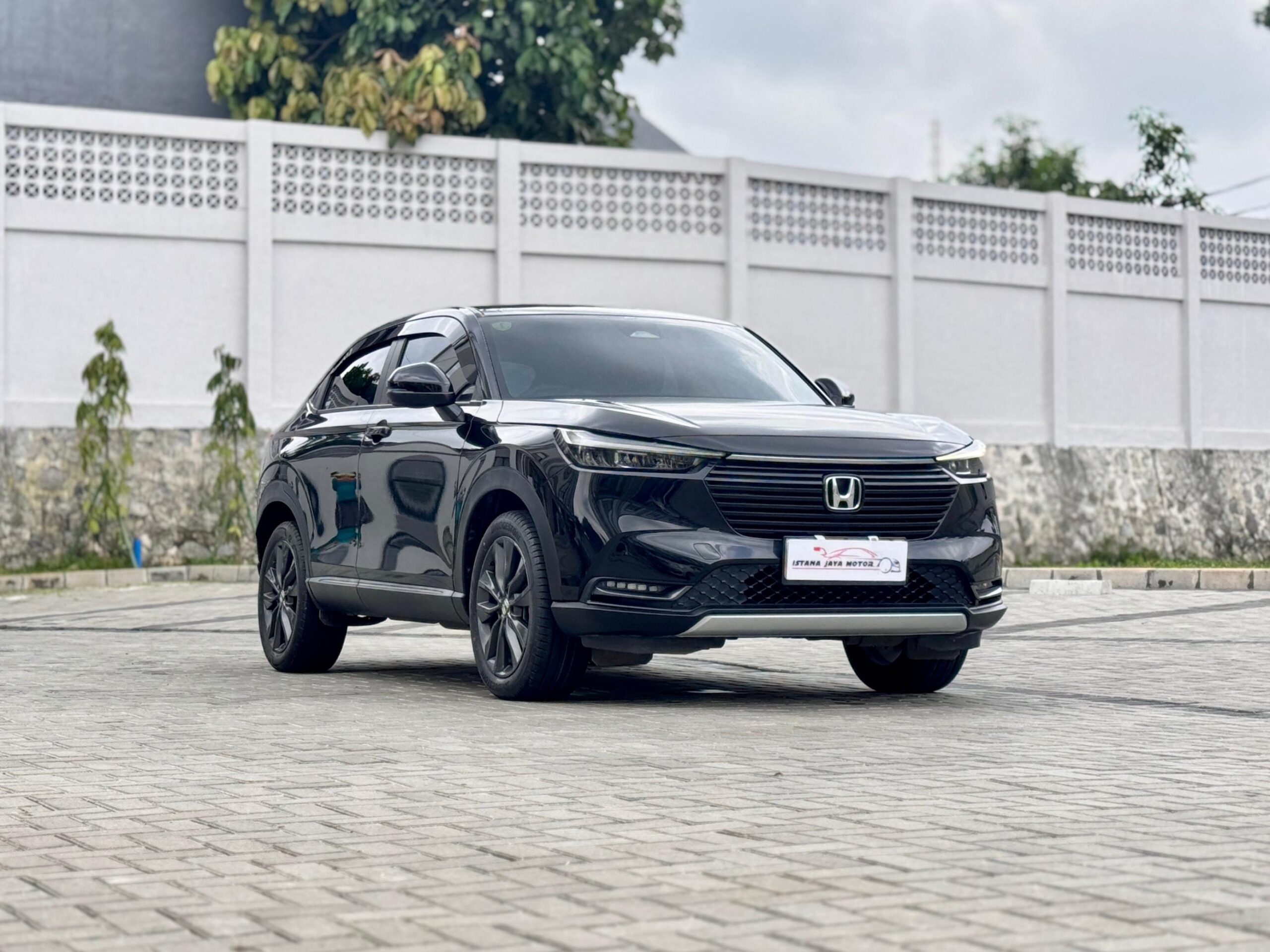 HRV SE AT HITAM 2022 - Gambar 3