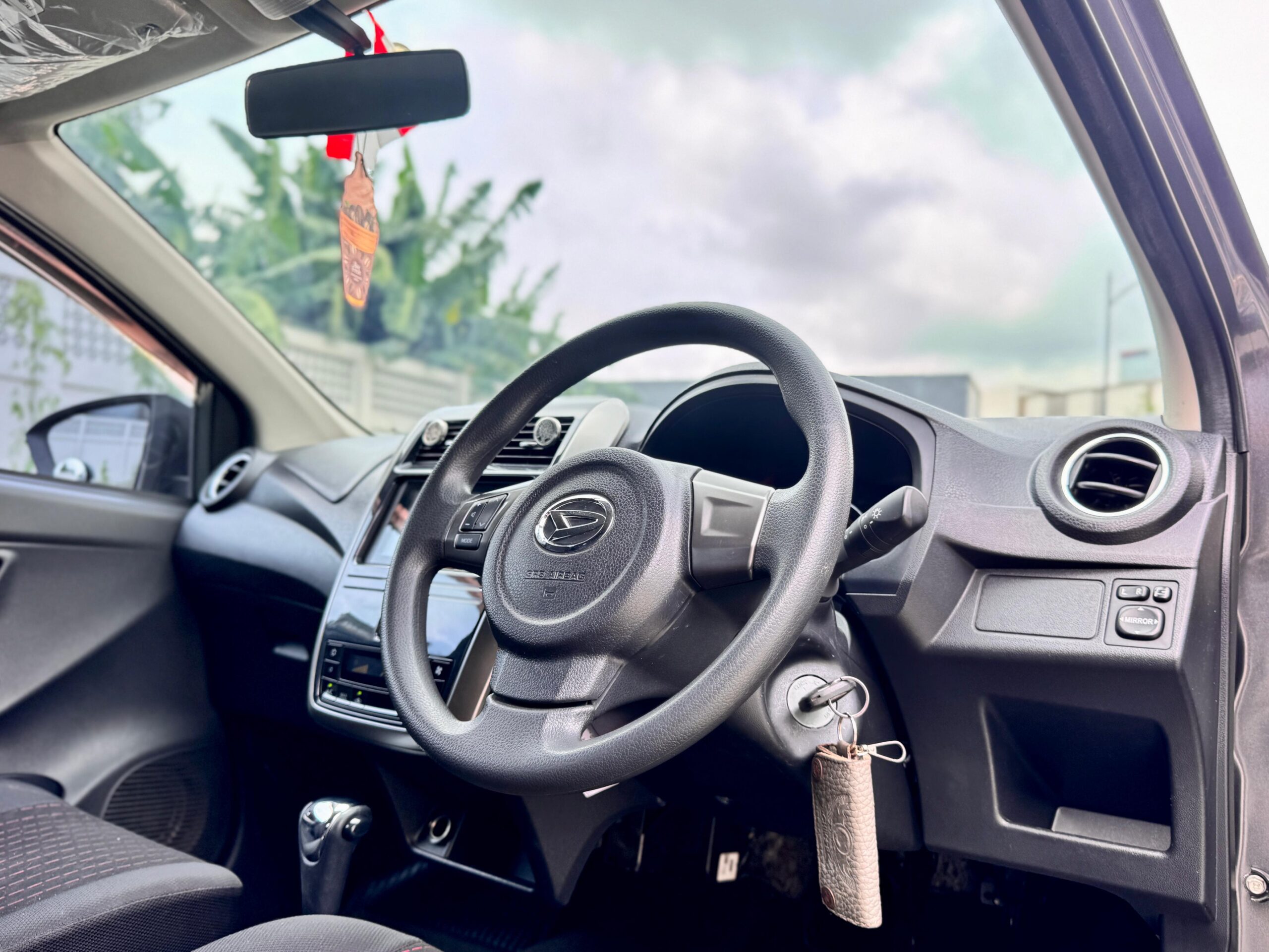 AYLA 1.2 R AT ABU 2022 - Gambar 9