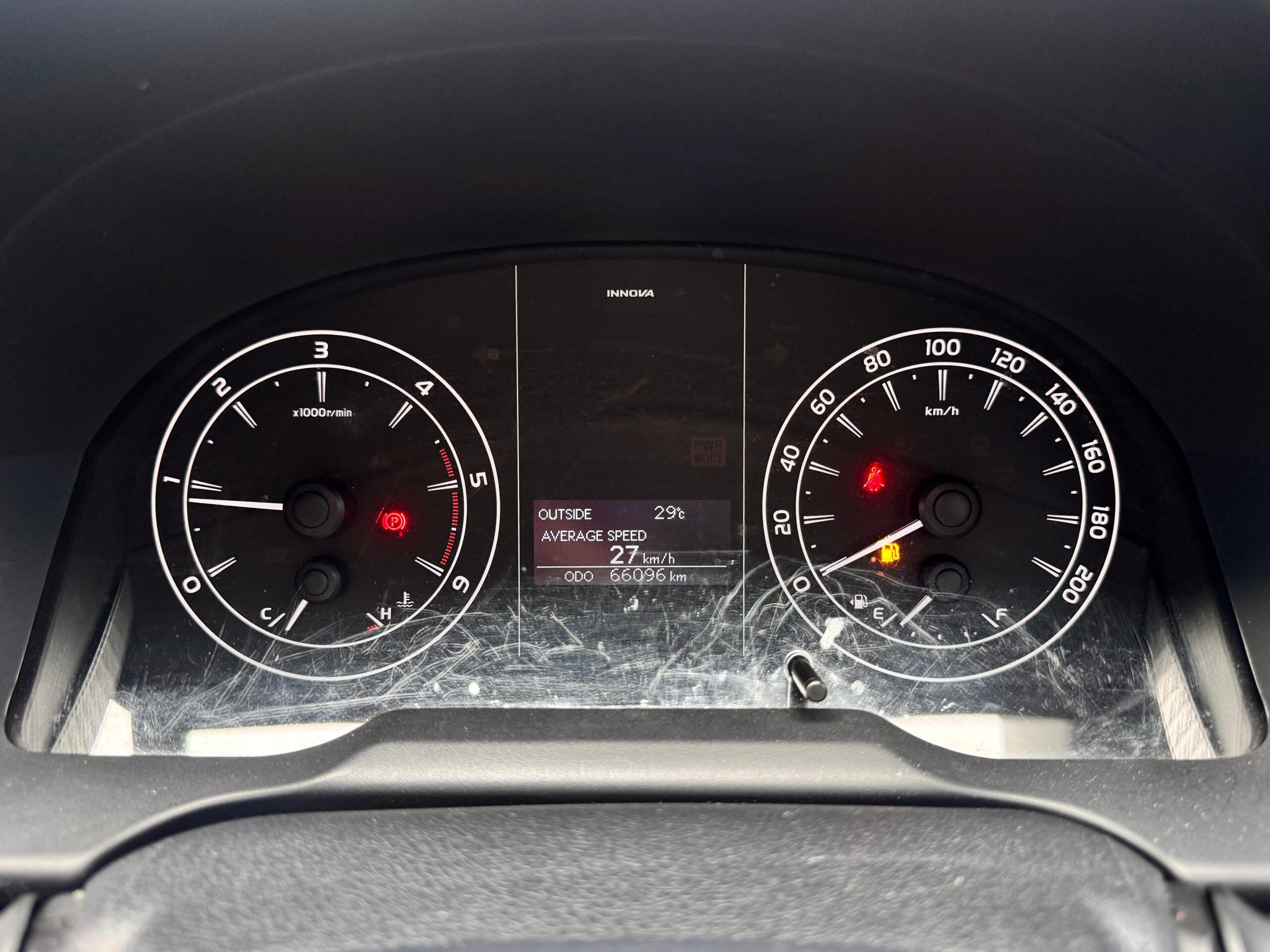 INNOVA 2.4 G MT SILVER 2022 - Gambar 8