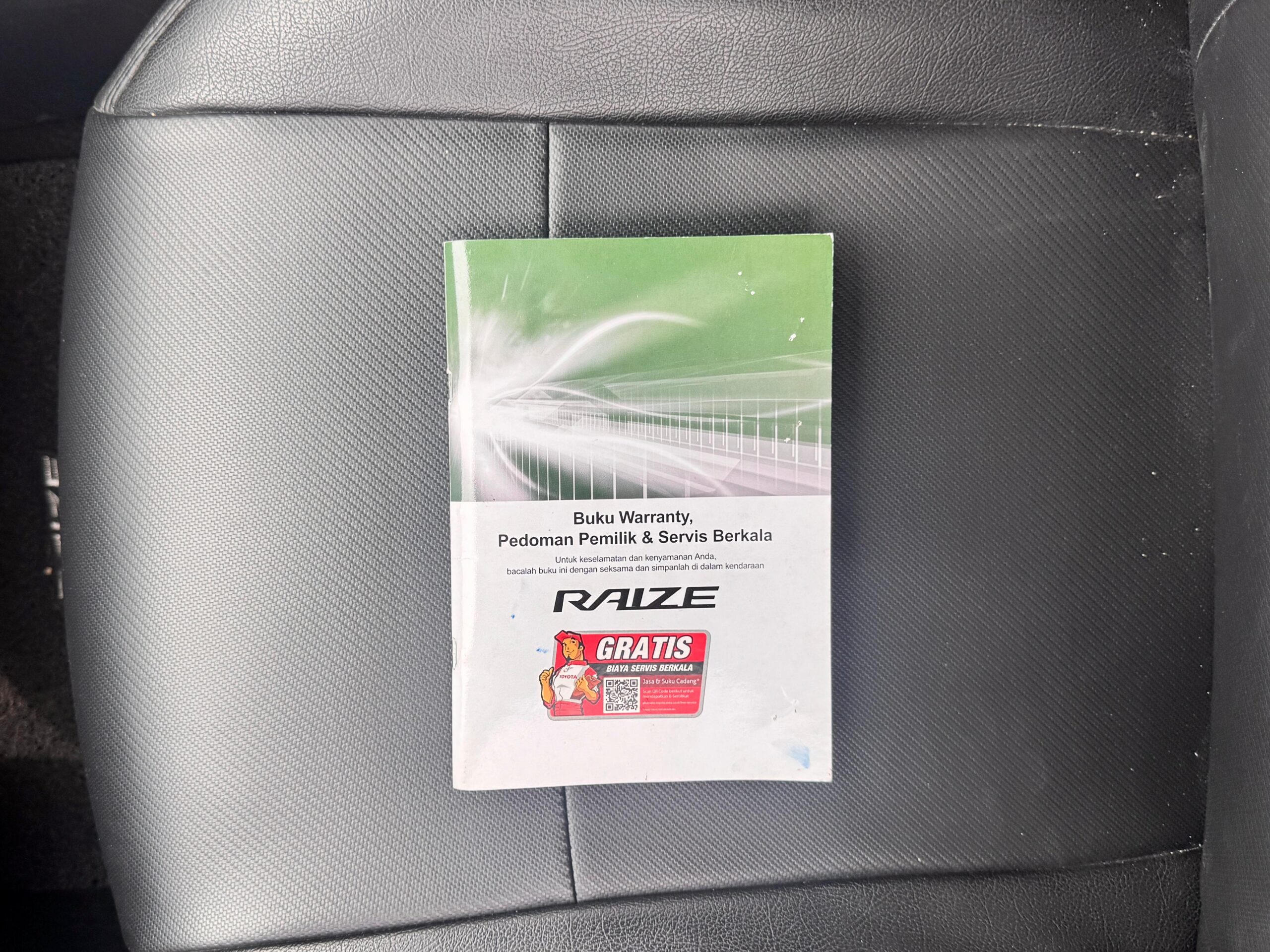 RAIZE 1.0 GR SPORT AT HITAM 2021 - Gambar 15