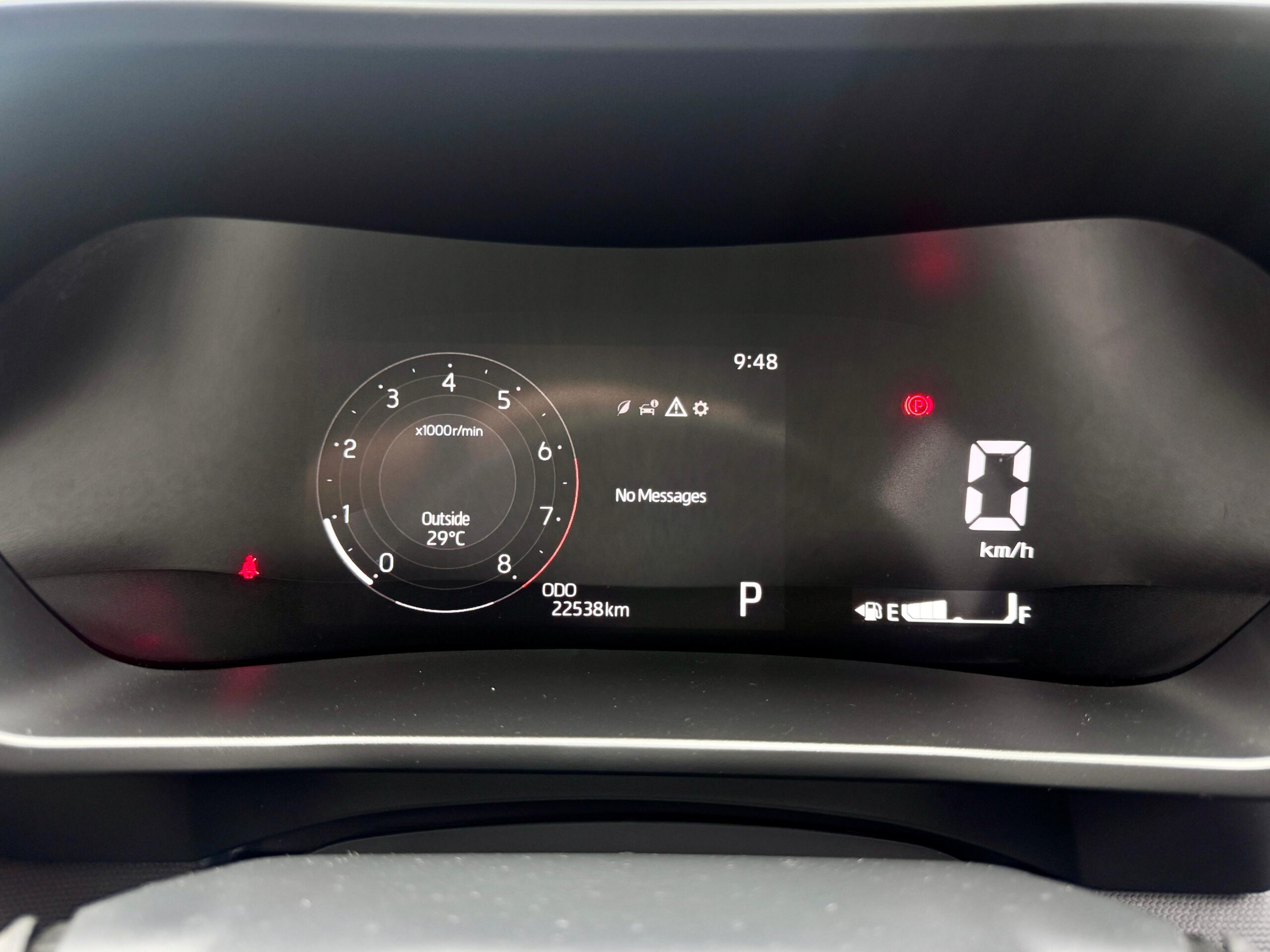 RAIZE 1.0 G AT SILVER 2025 - Gambar 8