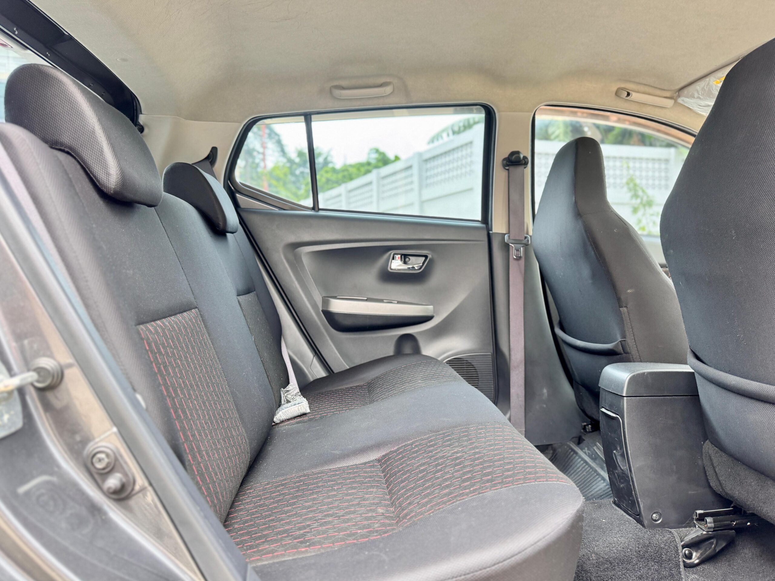 AYLA 1.2 R AT ABU 2022 - Gambar 14