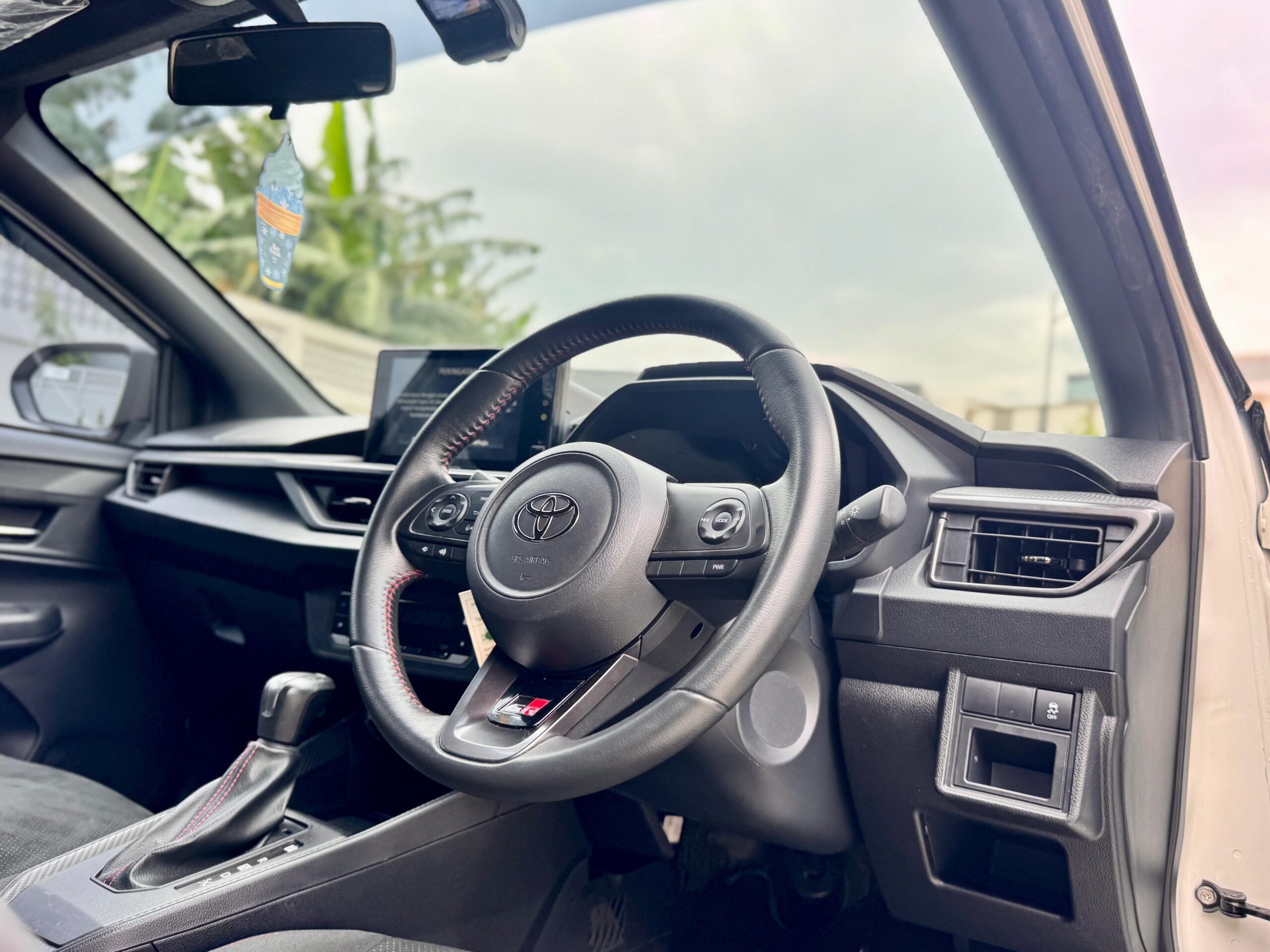 AGYA 1.2 GR SPORT AT PUTIH 2023 - Gambar 9