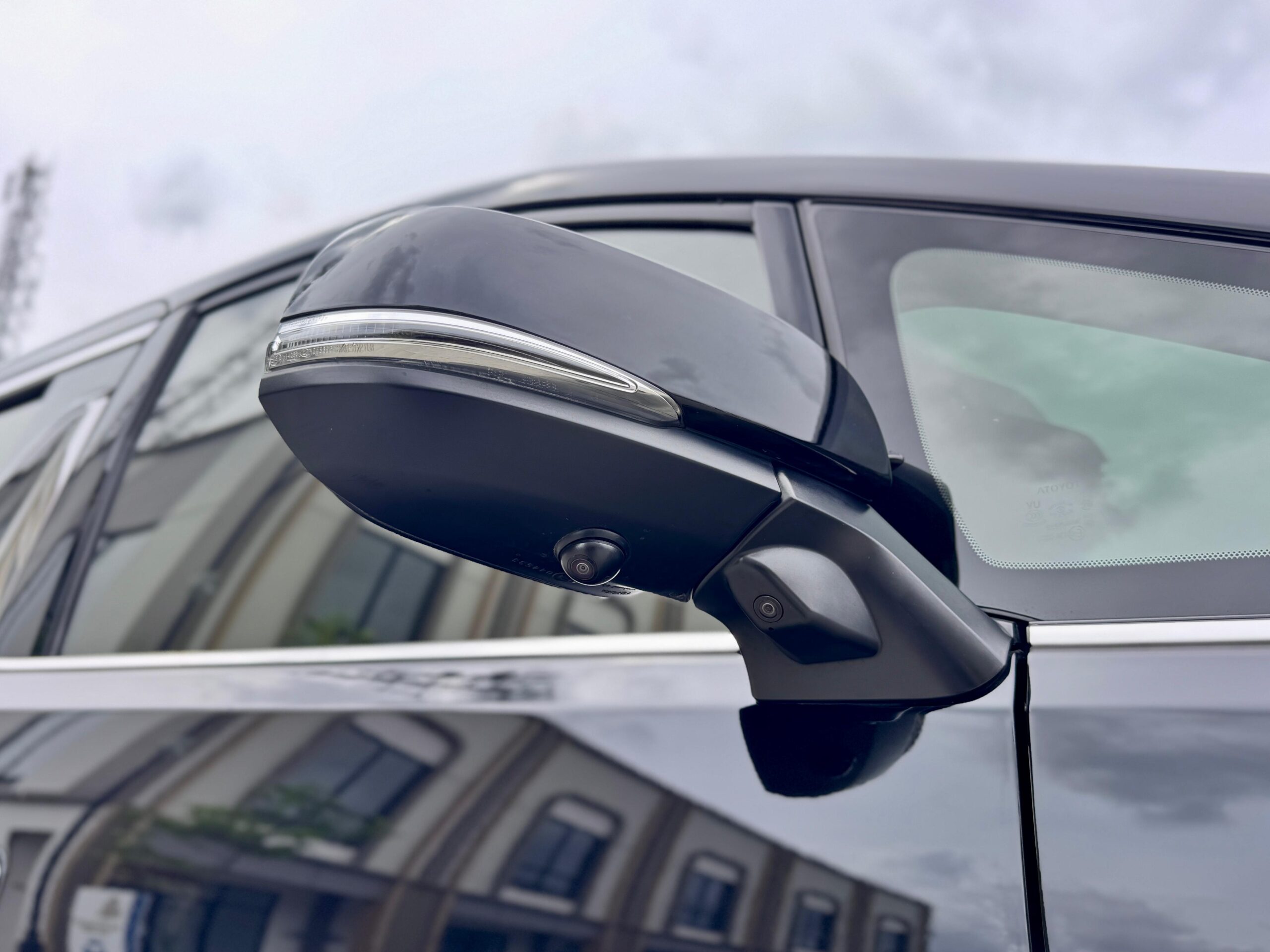 ALPHARD 2.5 G AT HITAM 2022 - Gambar 18