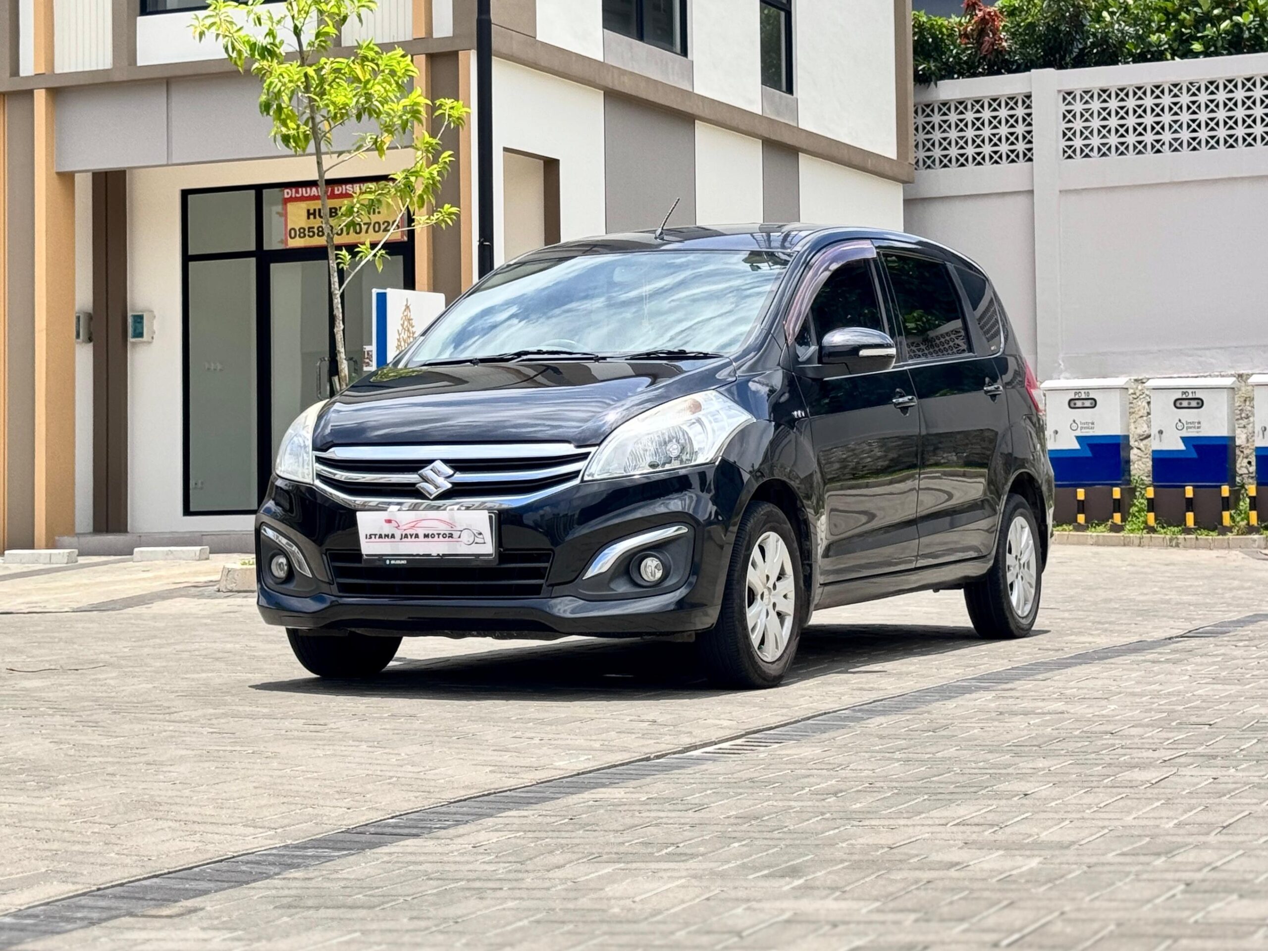 ERTIGA GX AT HITAM 2017 - Gambar 2