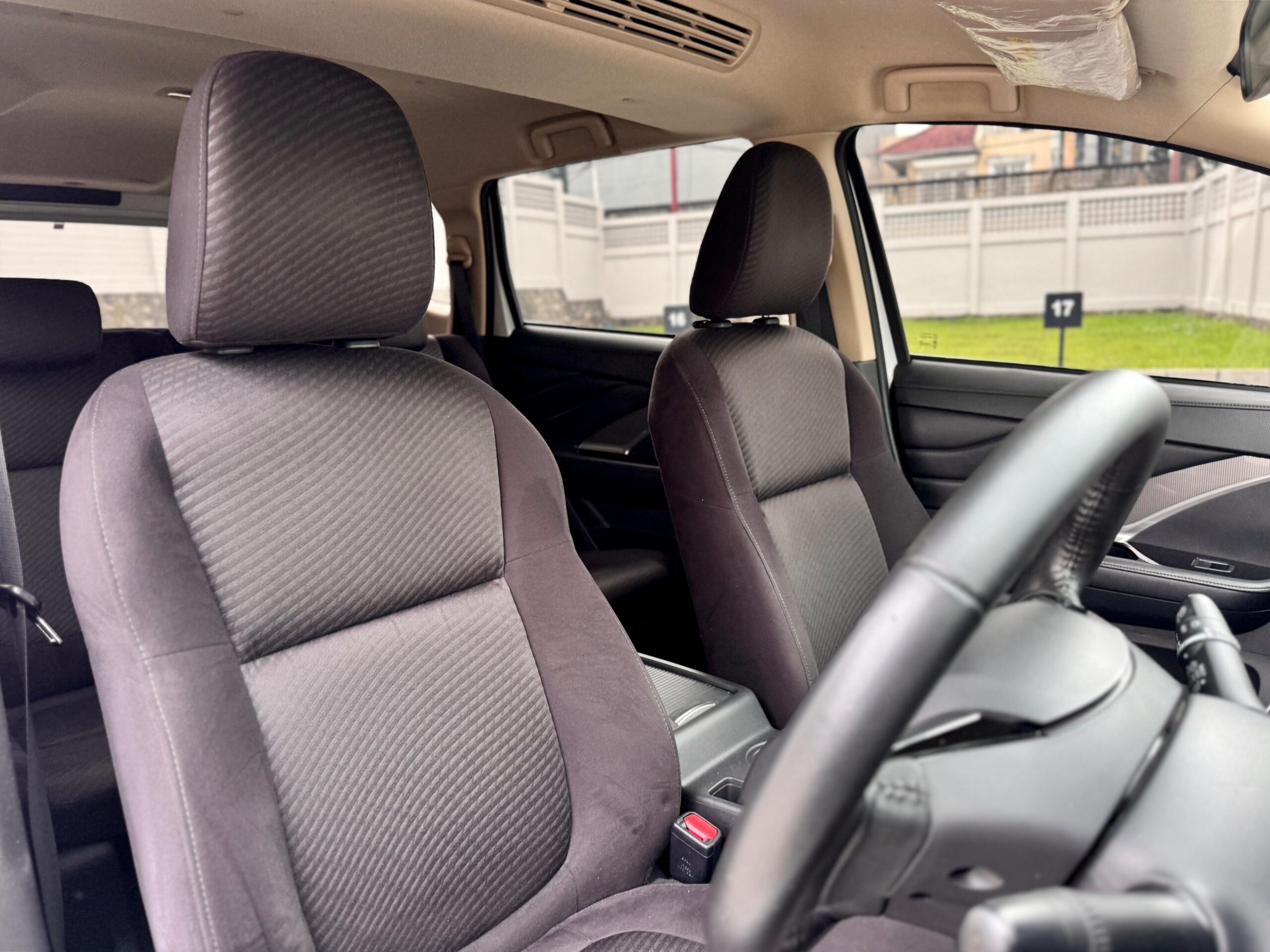 XPANDER SPORT AT PUTIH 2021 - Gambar 12