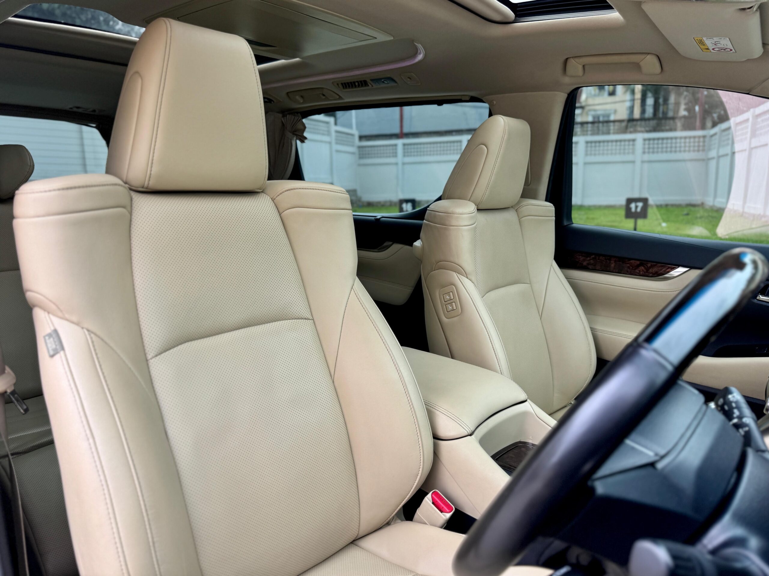 ALPHARD 2.5 G AT HITAM 2022 - Gambar 13