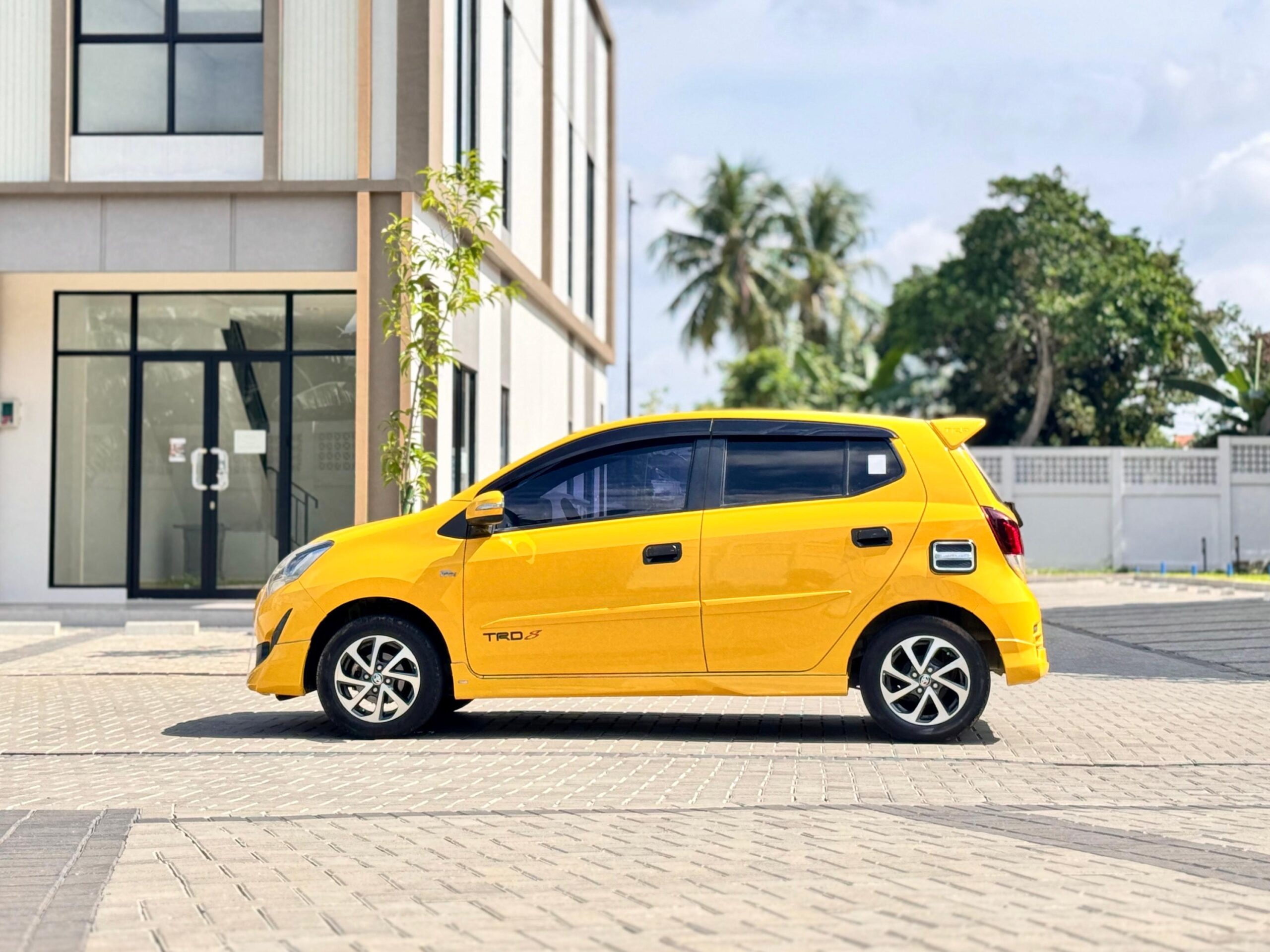 AGYA 1.2 S TRD MT KUNING 2017 - Gambar 5