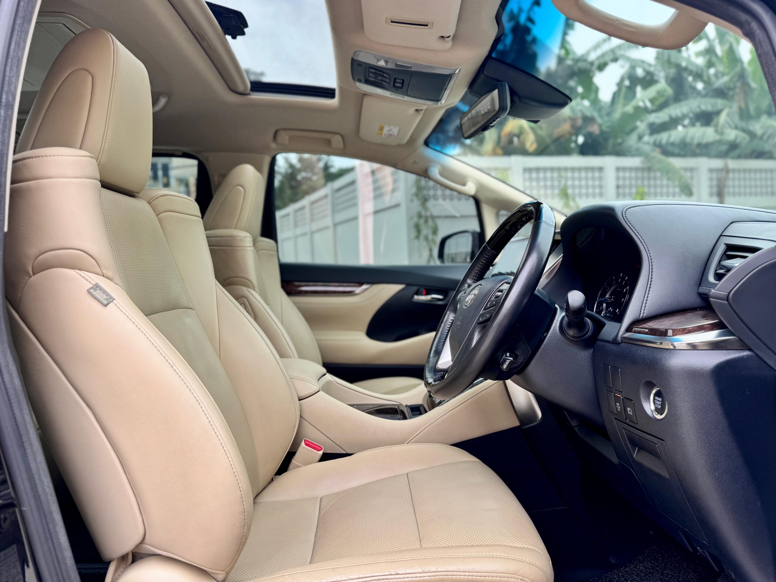 ALPHARD 2.5 G AT HITAM 2022 - Gambar 12