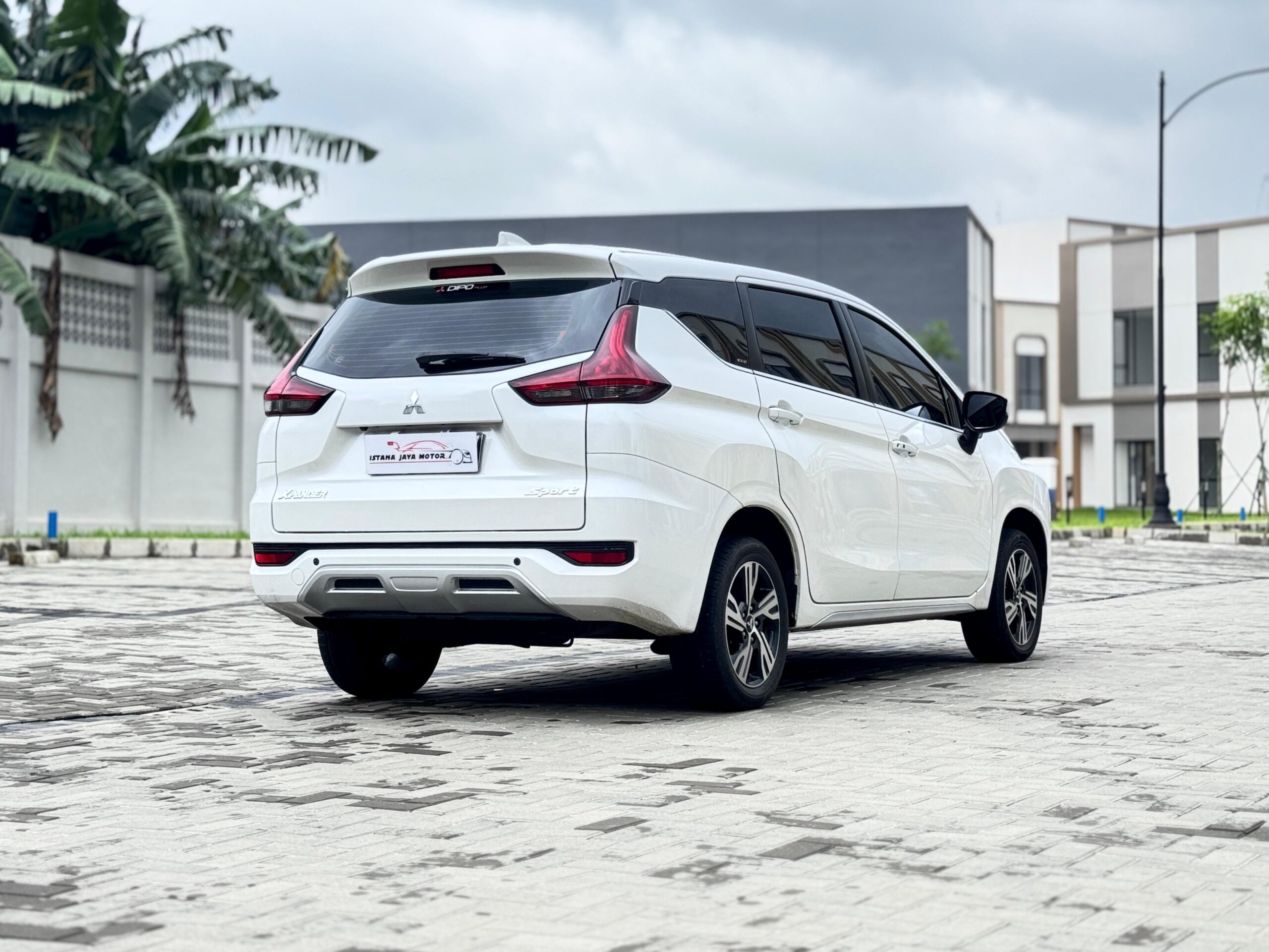 XPANDER SPORT AT PUTIH 2021 - Gambar 4