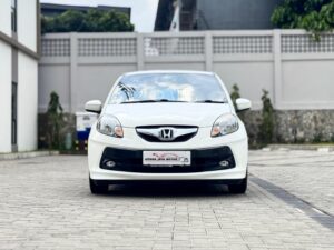 BRIO E MT PUTIH 2015