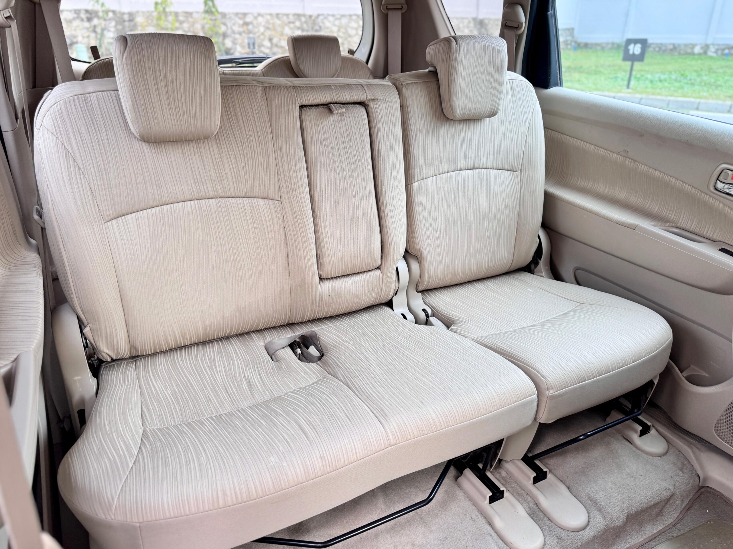 ERTIGA GX MT SILVER 2014 - Gambar 14