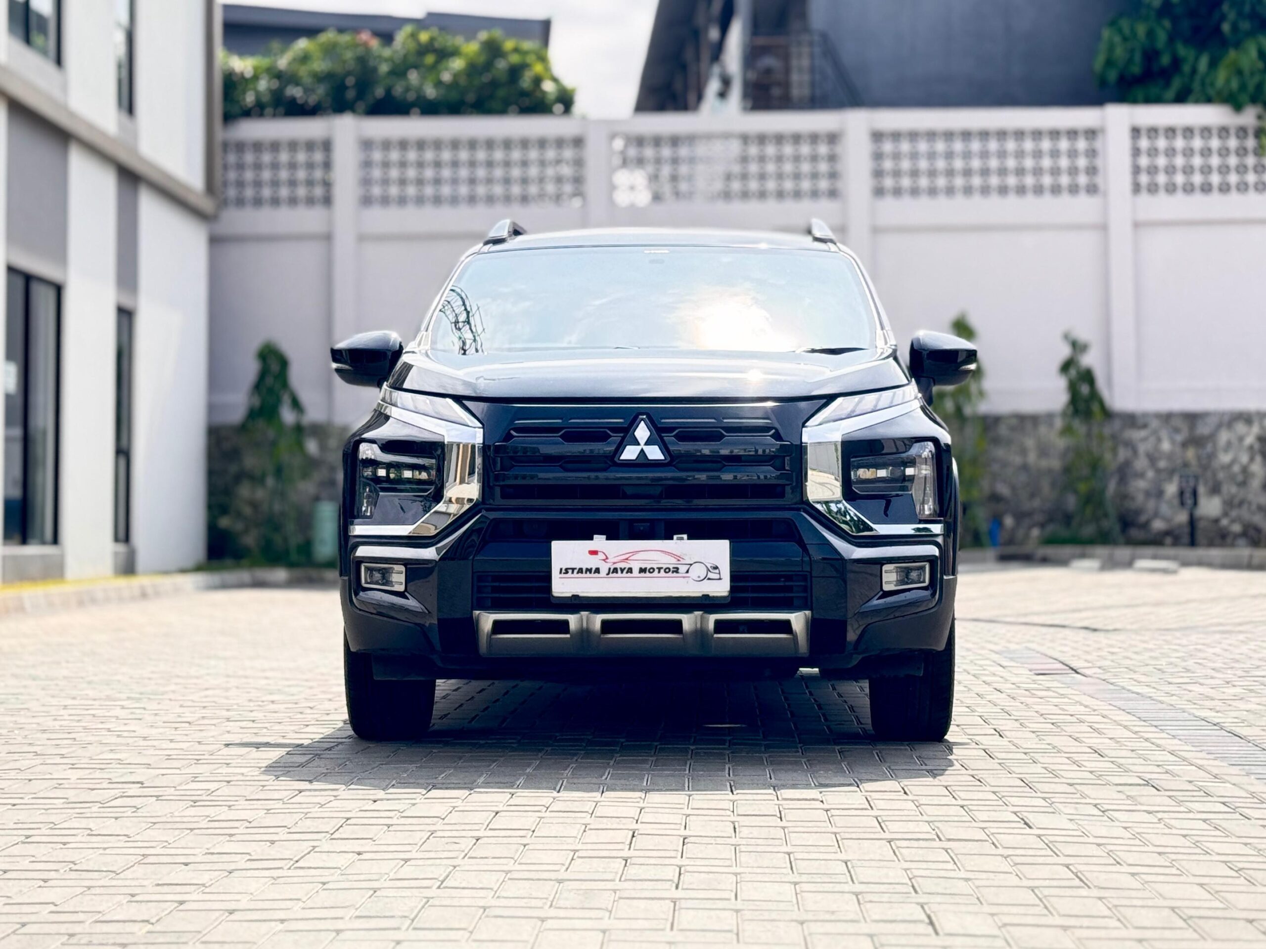 XPANDER CROSS PREMIUM AT HITAM 2023