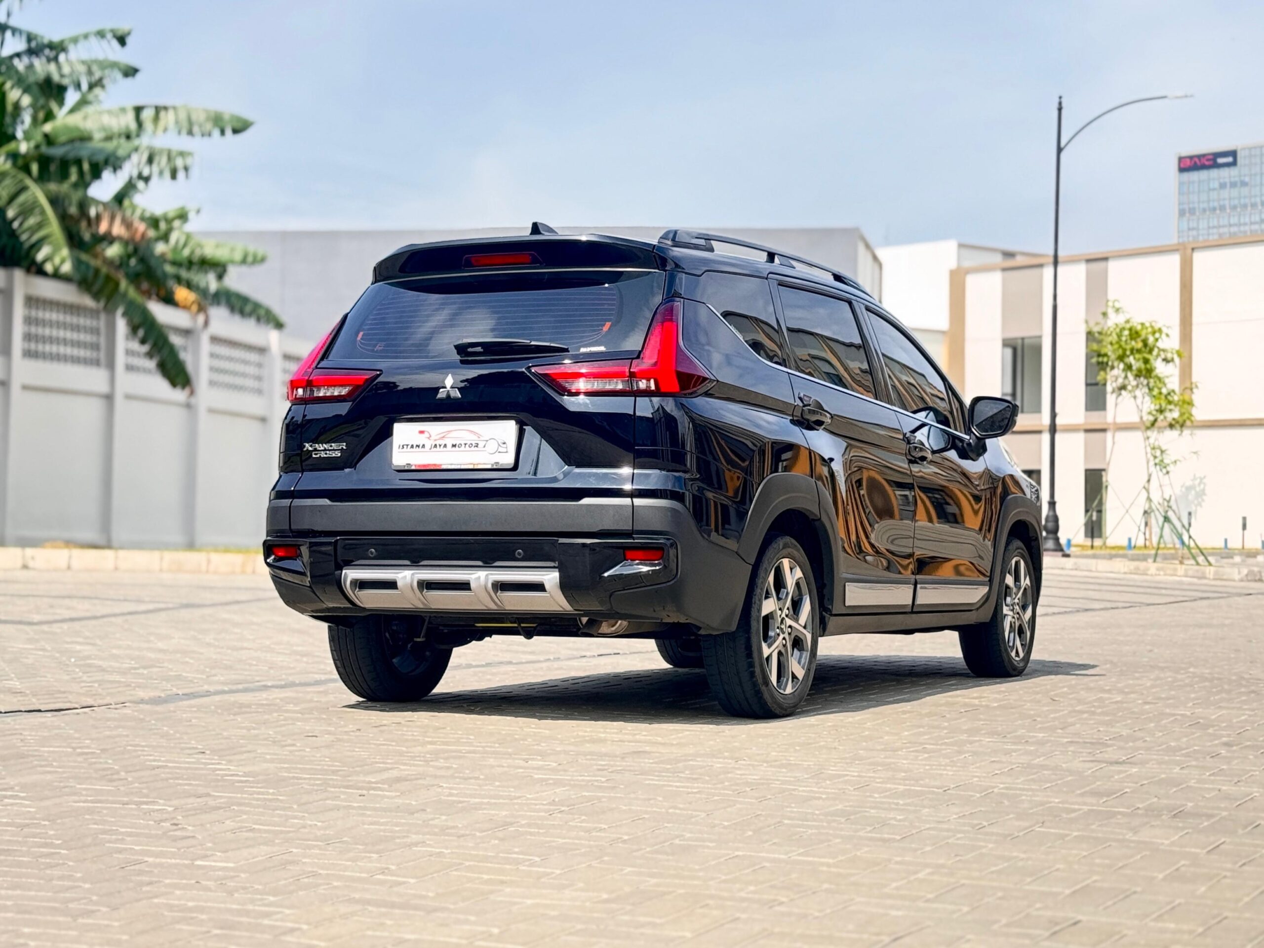 XPANDER CROSS PREMIUM AT HITAM 2023 - Gambar 7