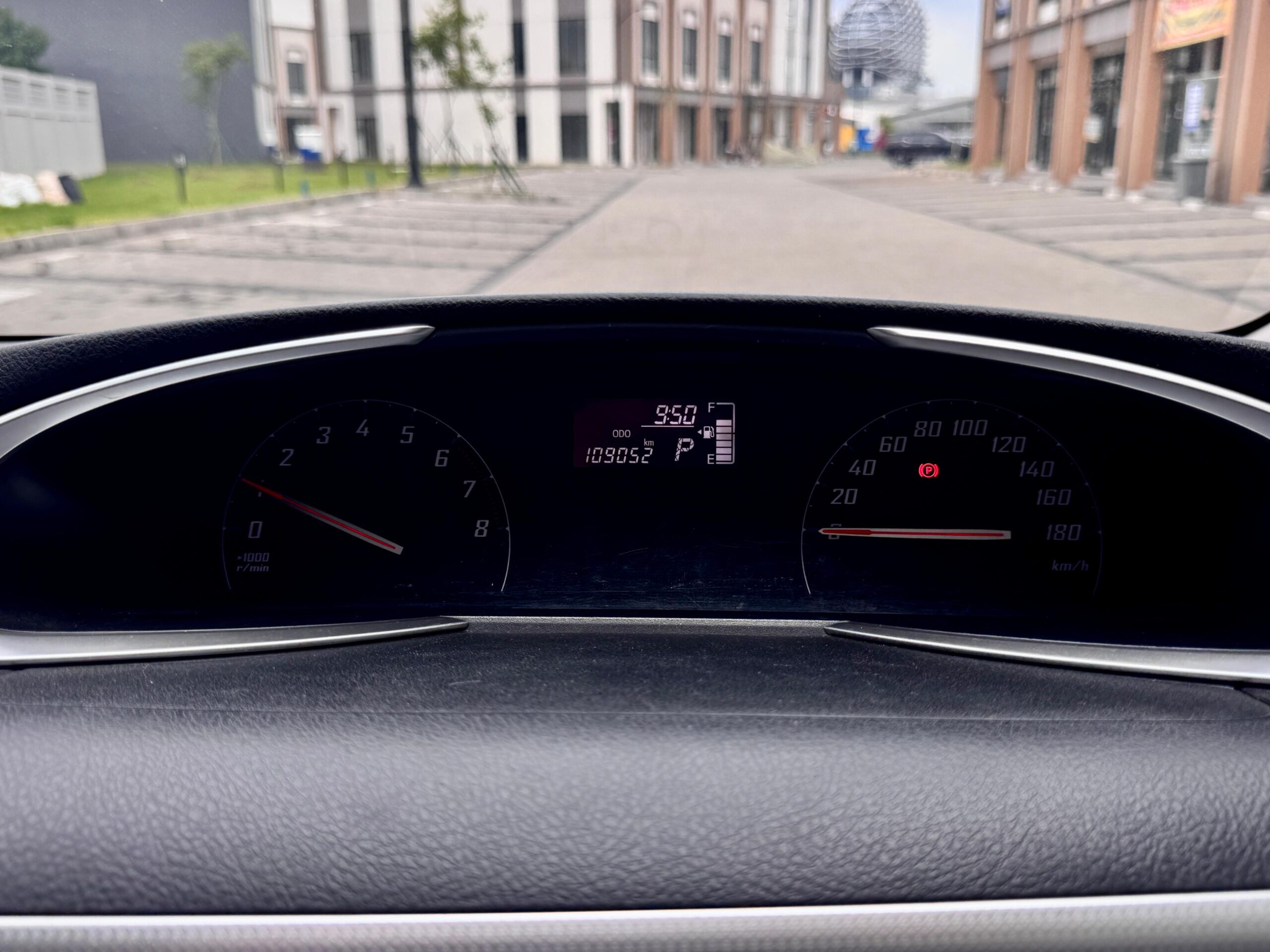 SIENTA V AT COKLAT 2017 - Gambar 8