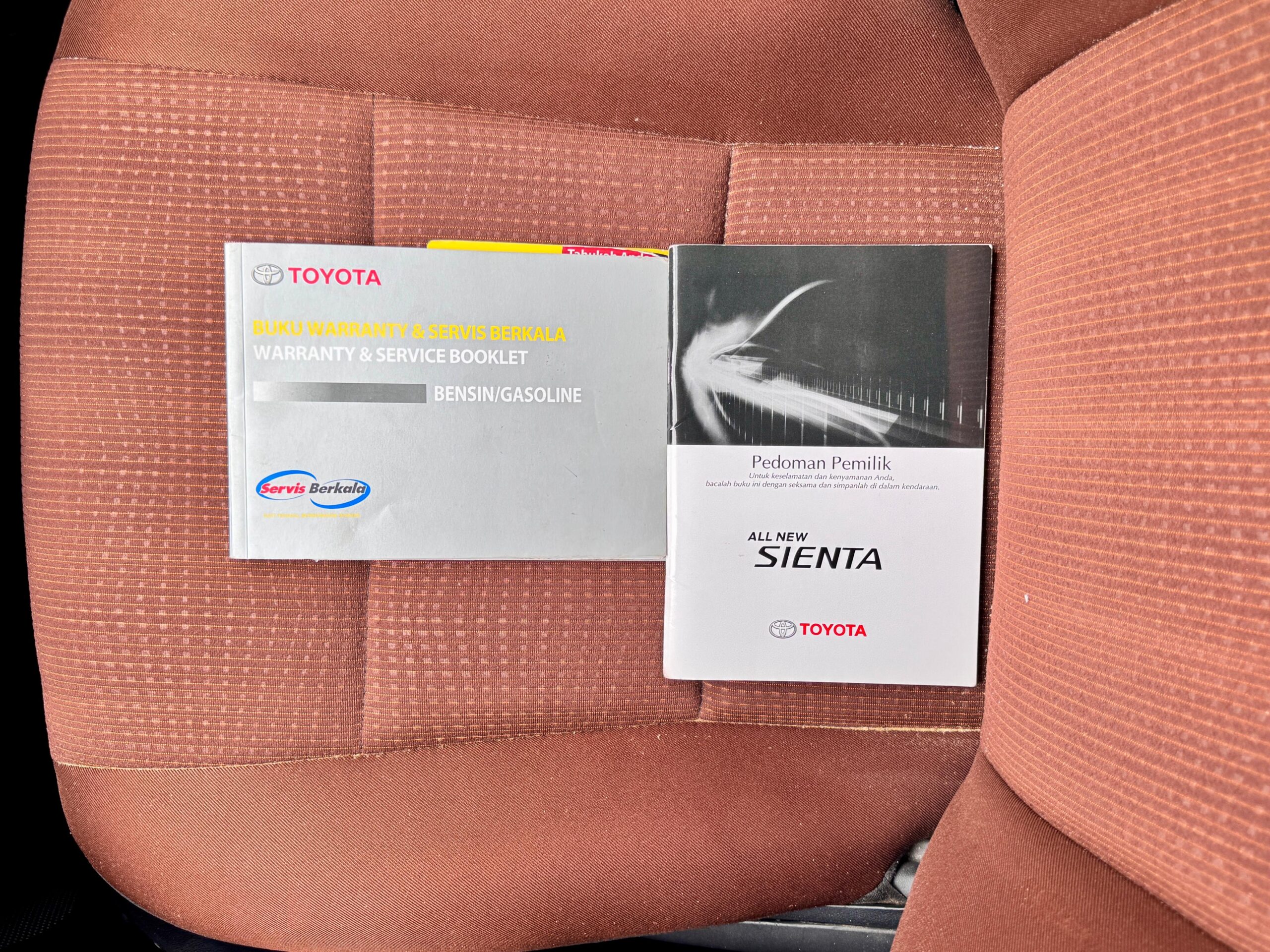 SIENTA V AT COKLAT 2017 - Gambar 15