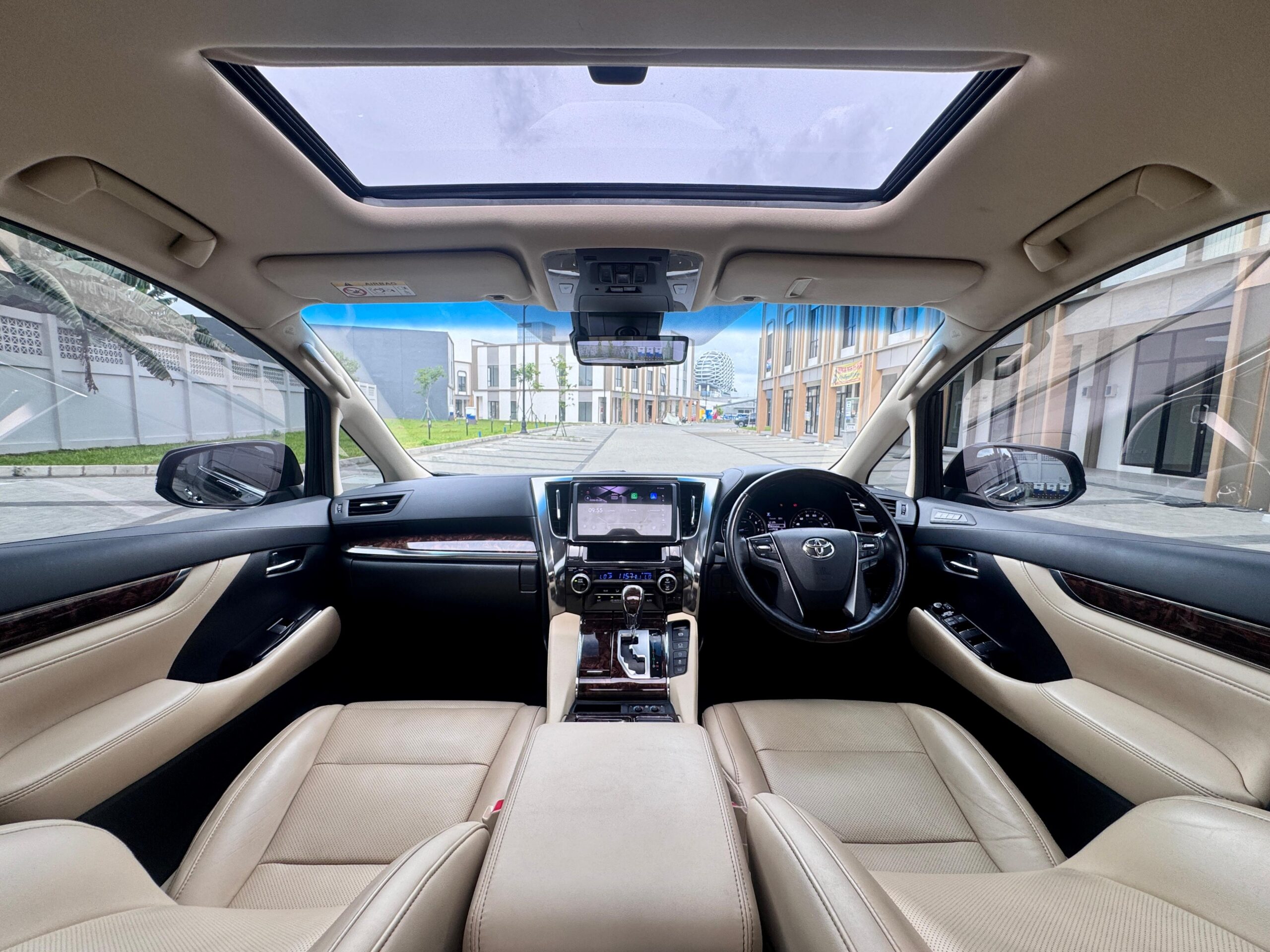 ALPHARD 2.5 G AT HITAM 2022 - Gambar 11