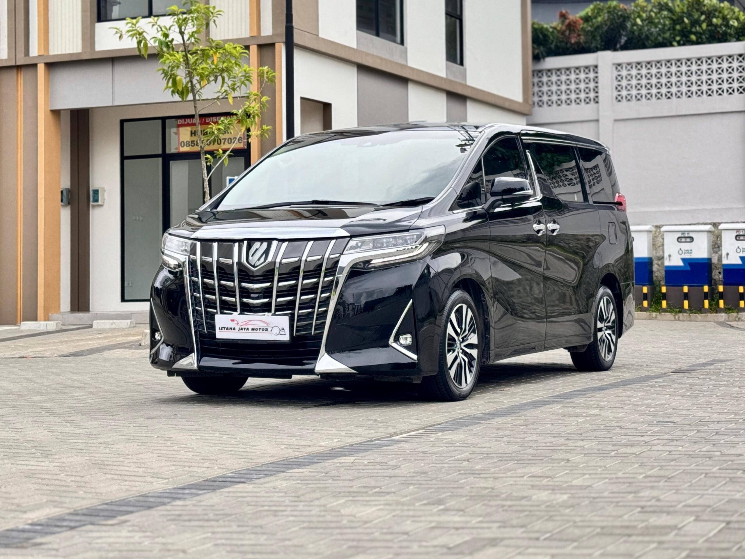ALPHARD 2.5 G AT HITAM 2022 - Gambar 3