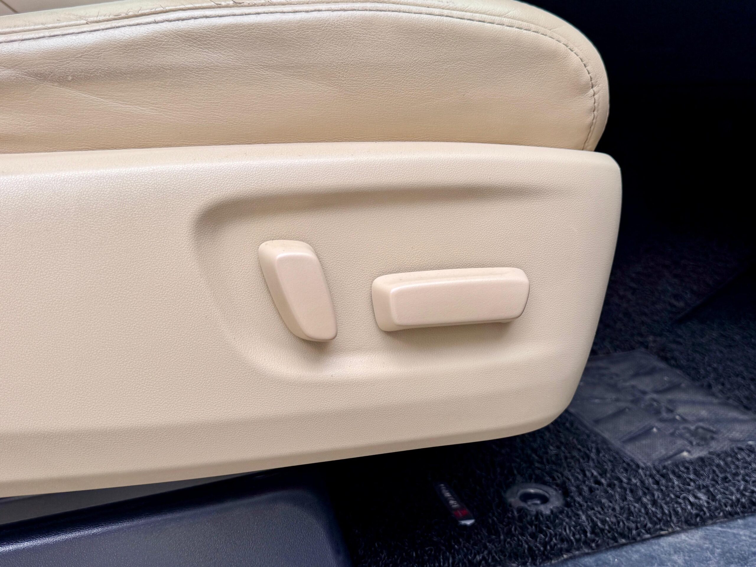 ALPHARD 2.5 G AT HITAM 2022 - Gambar 17