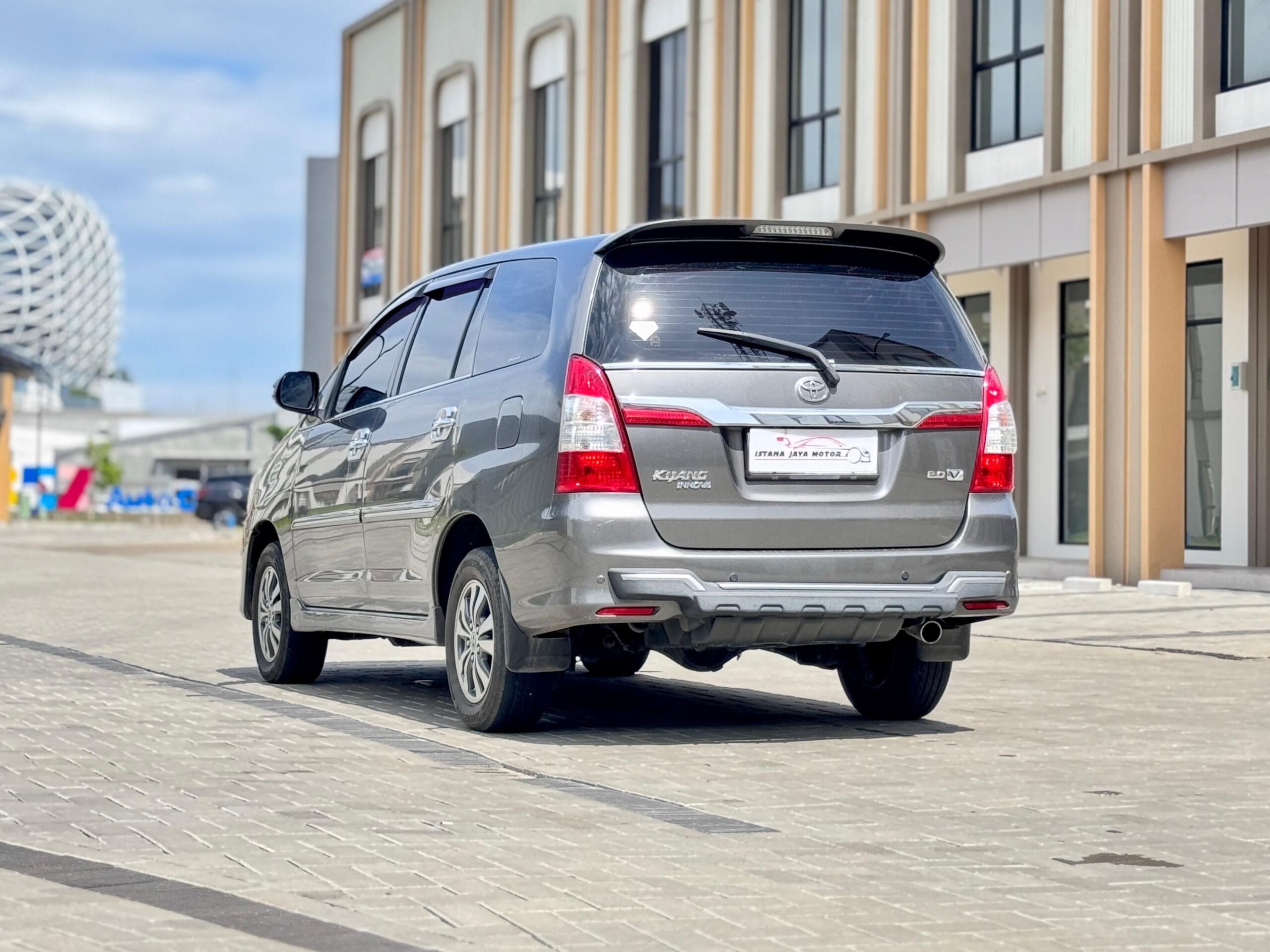 INNOVA 2.0 V MT ABU 2015 - Gambar 4