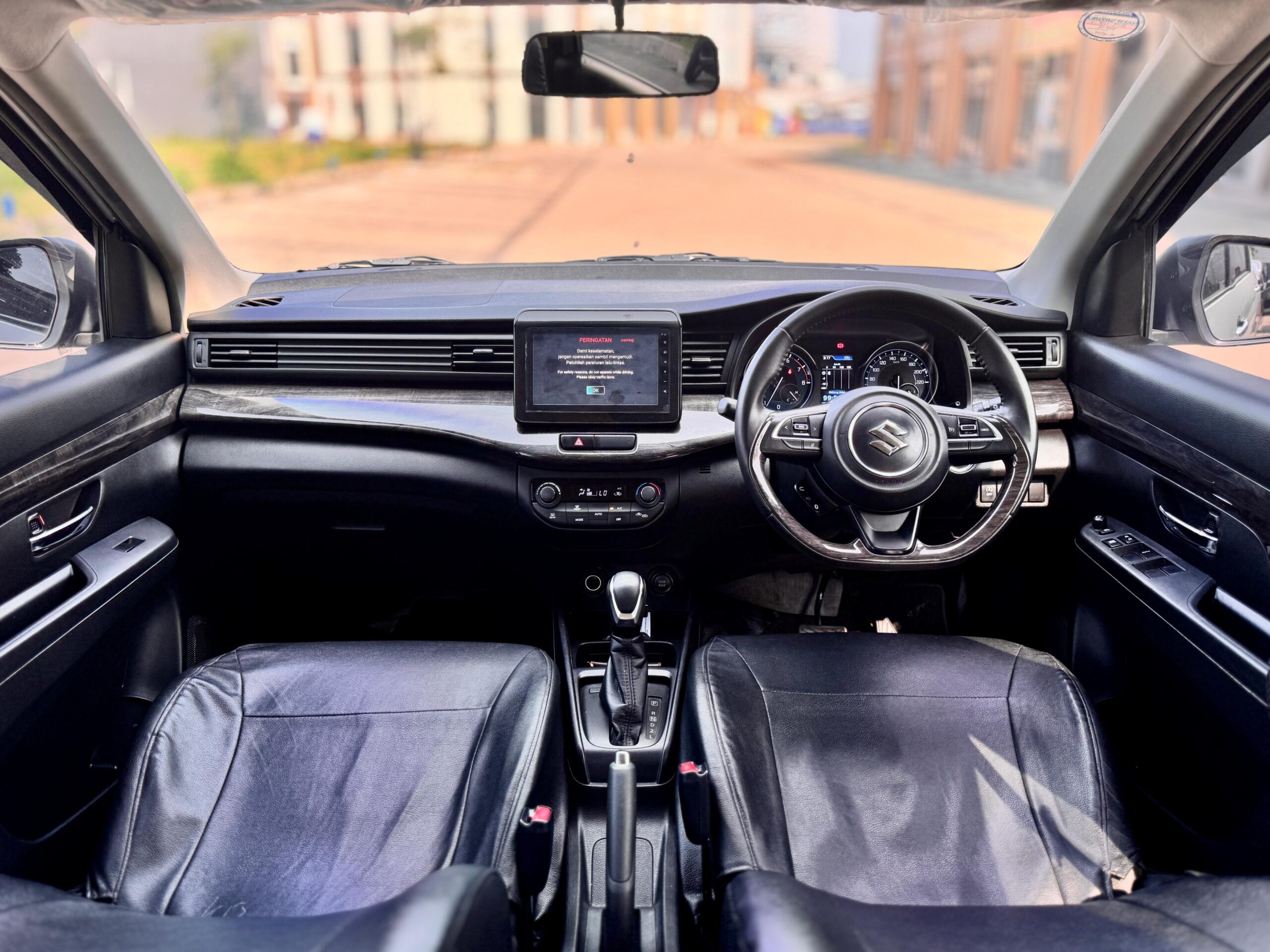 ERTIGA GX HYBRID AT SILVER 2022 - Gambar 9