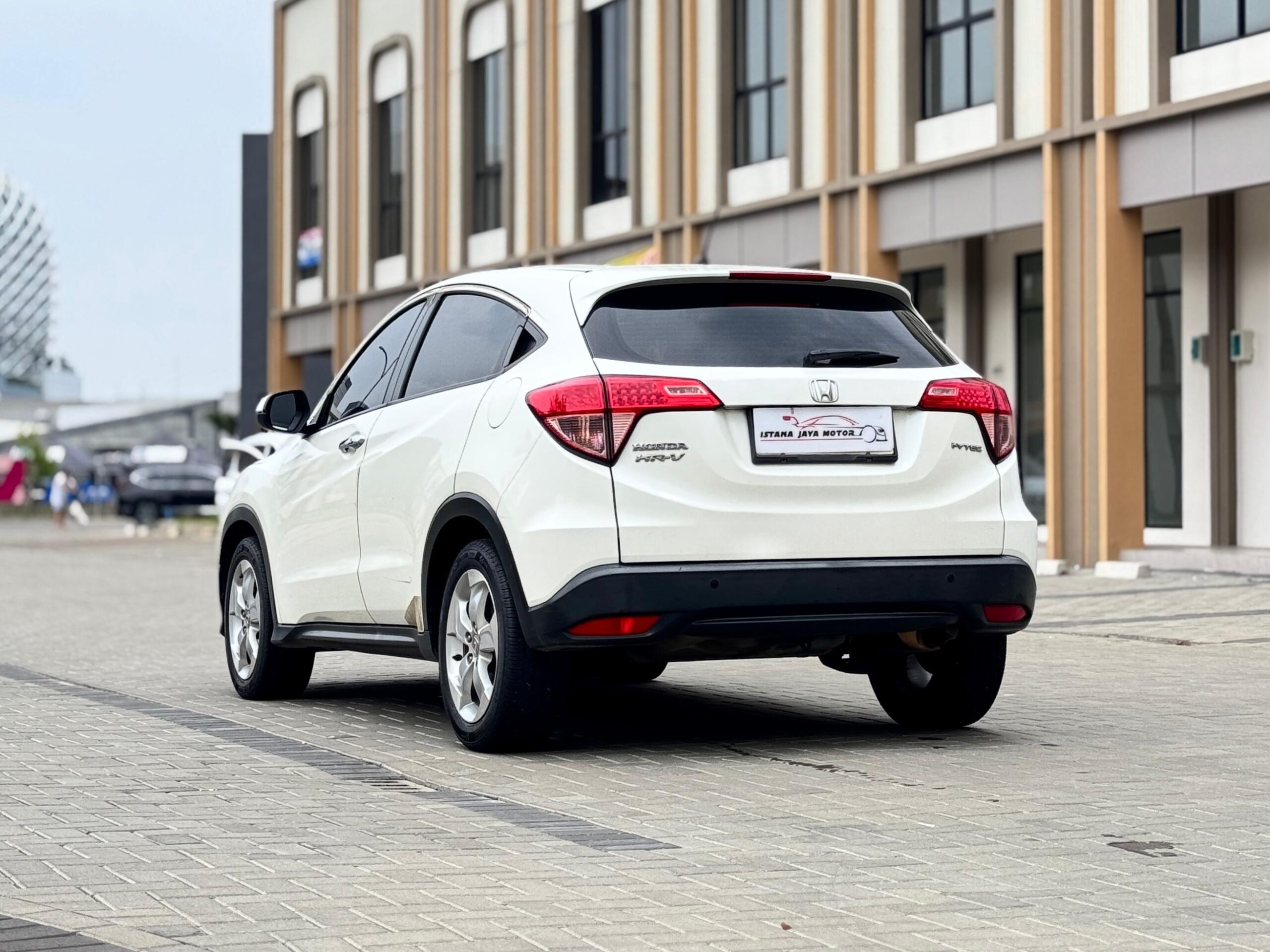 HRV E AT PUTIH 2016 - Gambar 5