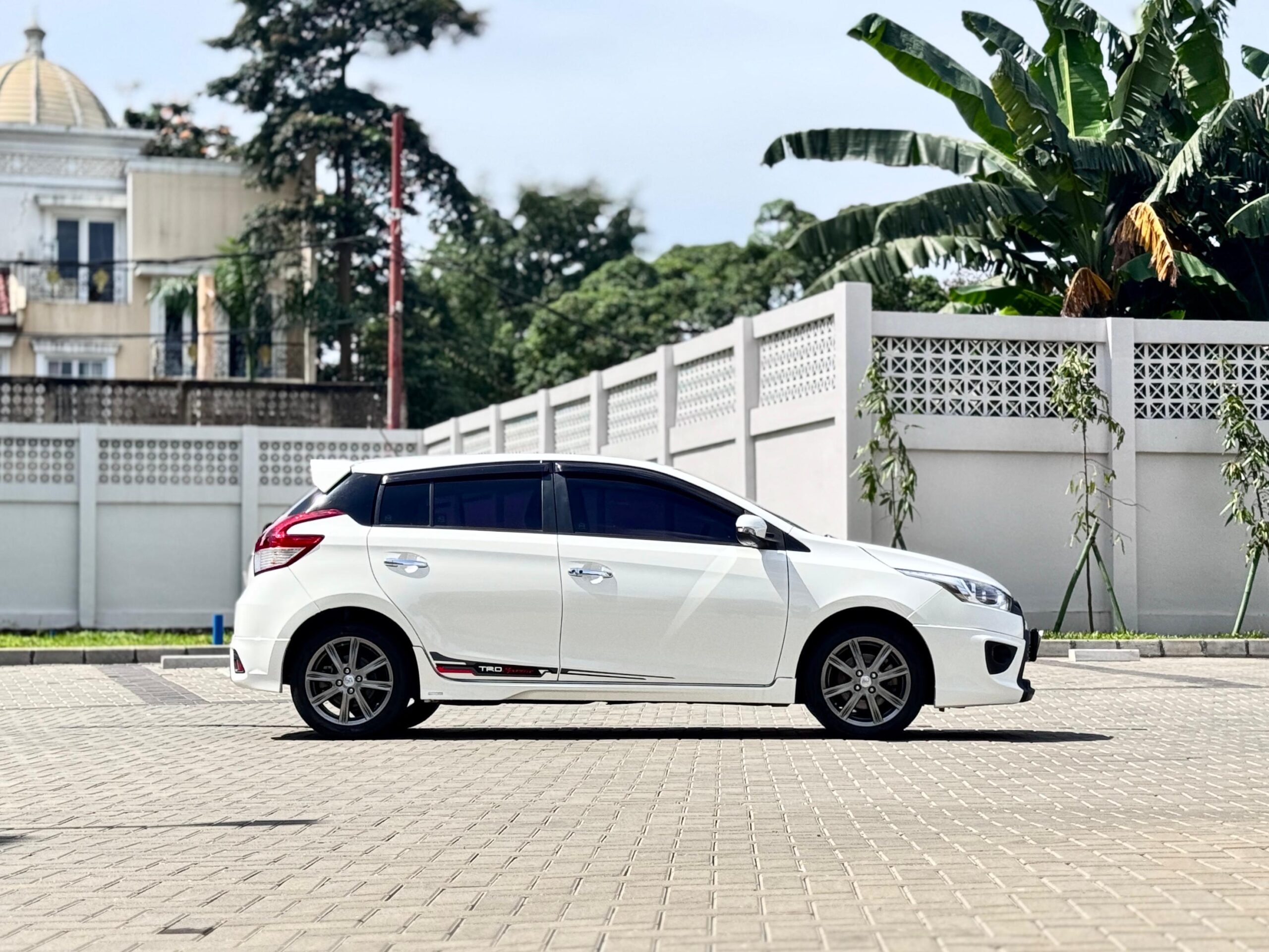 YARIS TRD AT PUTIH 2015 - Gambar 4