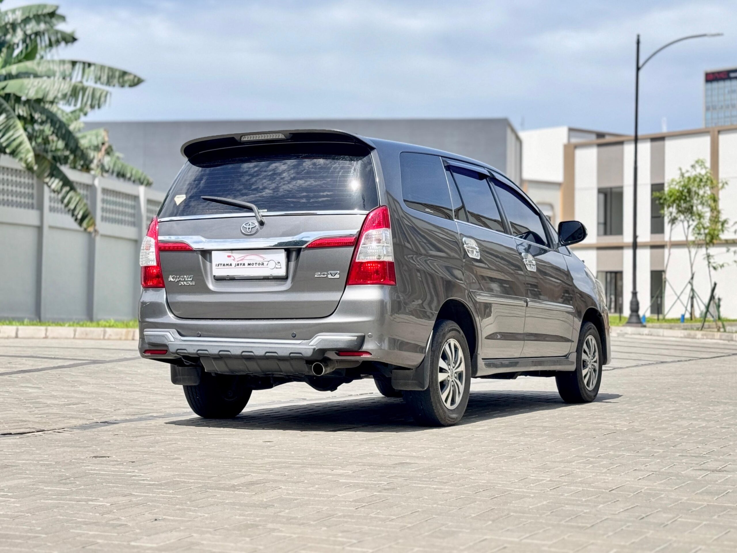 INNOVA 2.0 V MT ABU 2015 - Gambar 5