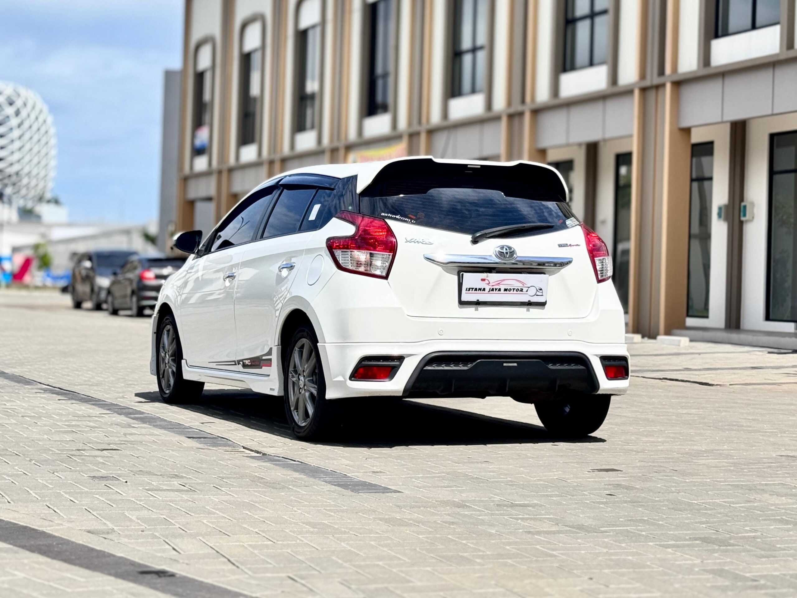 YARIS TRD AT PUTIH 2015 - Gambar 7