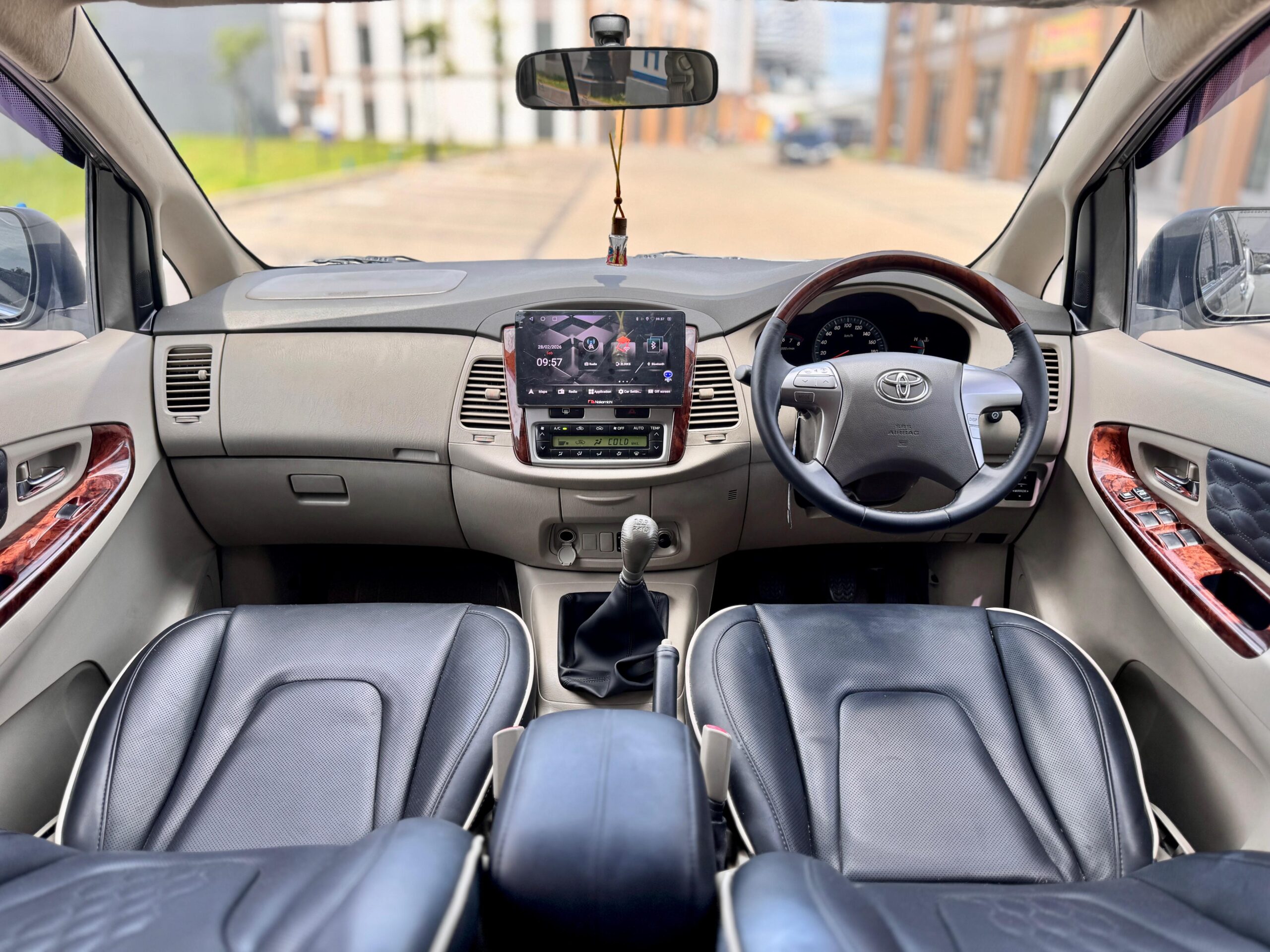 INNOVA 2.0 V MT ABU 2015 - Gambar 12