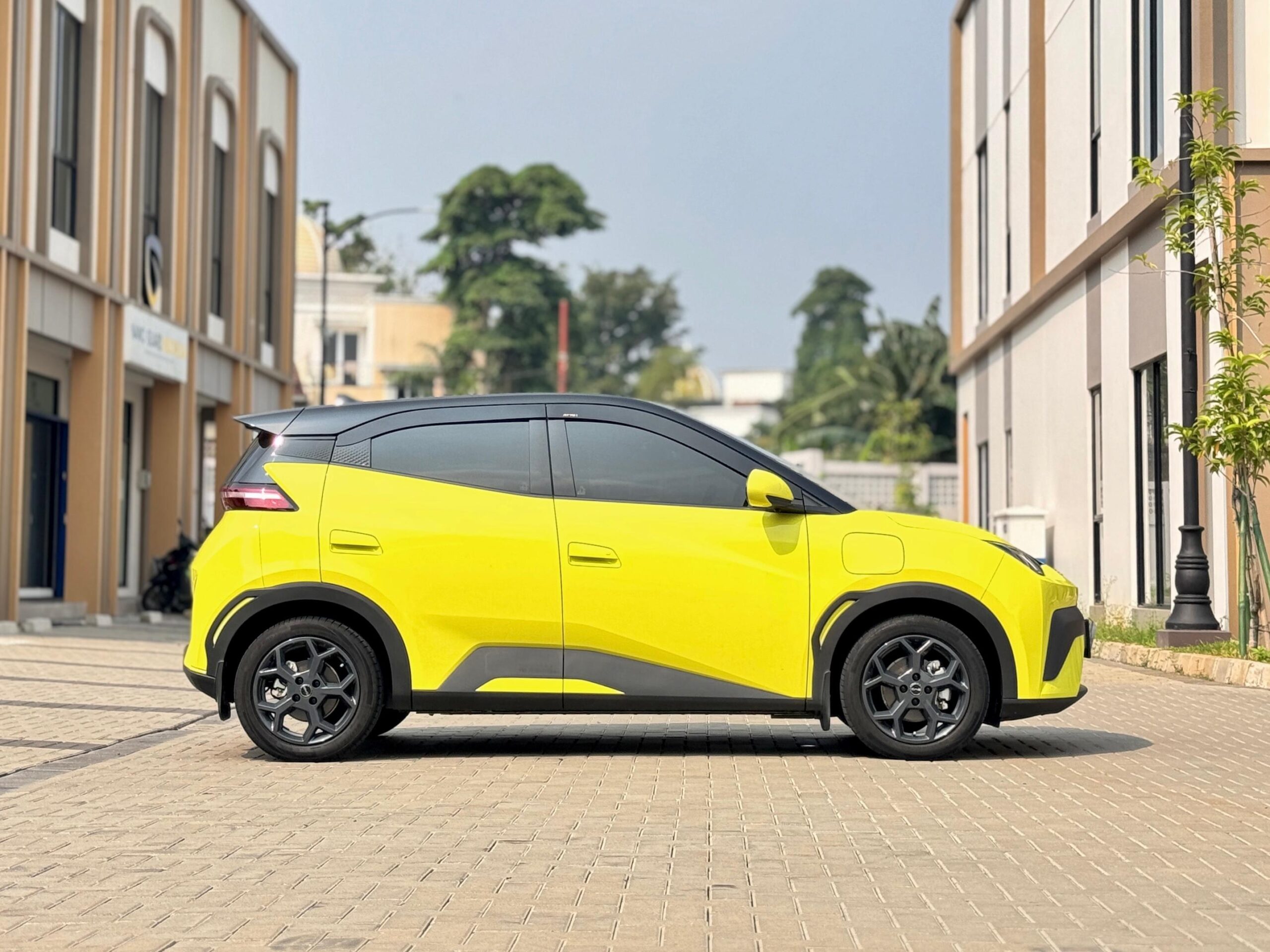 BYD ATTO 1 PREMIUM HIJAU 2025 - Gambar 8