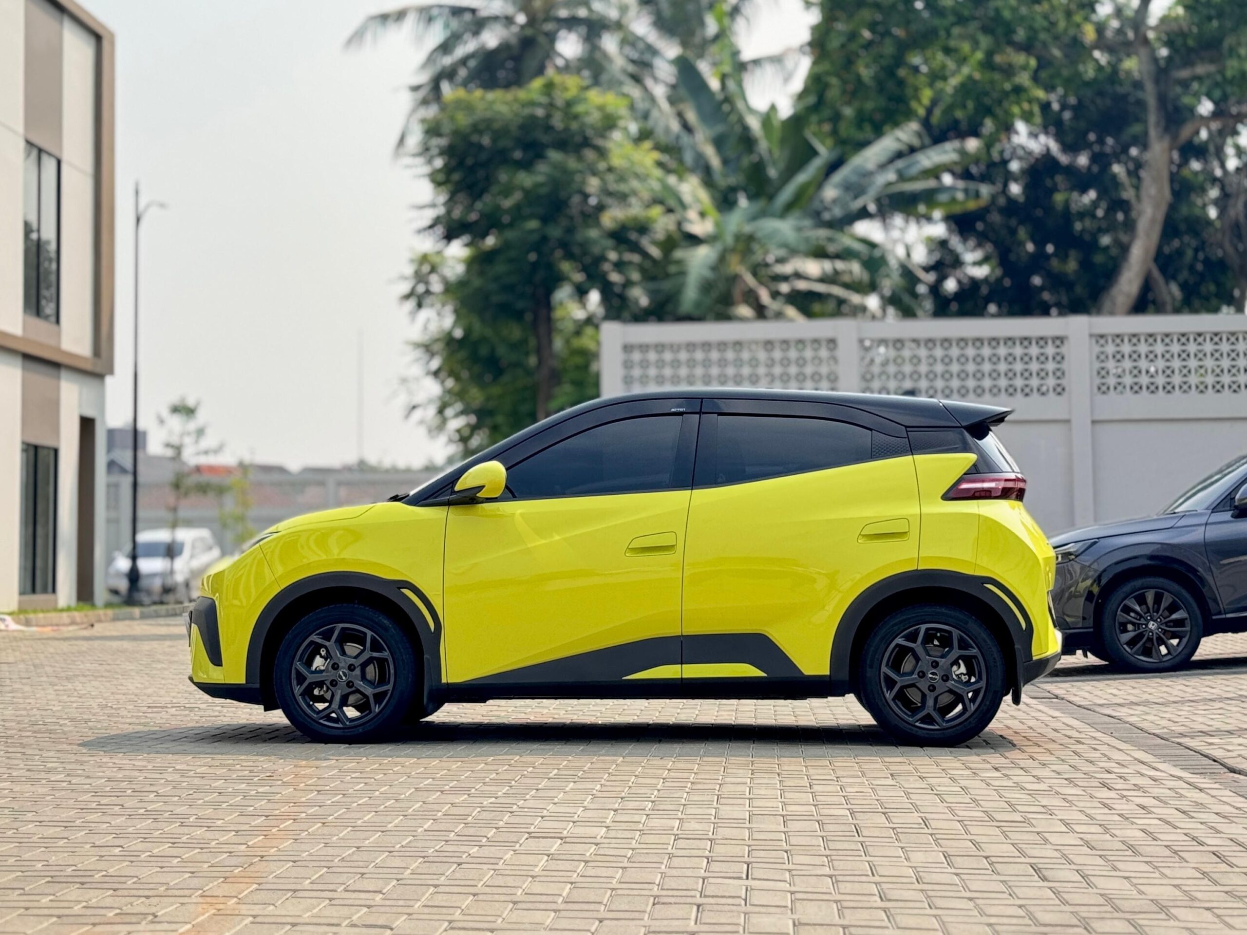 BYD ATTO 1 PREMIUM HIJAU 2025 - Gambar 7