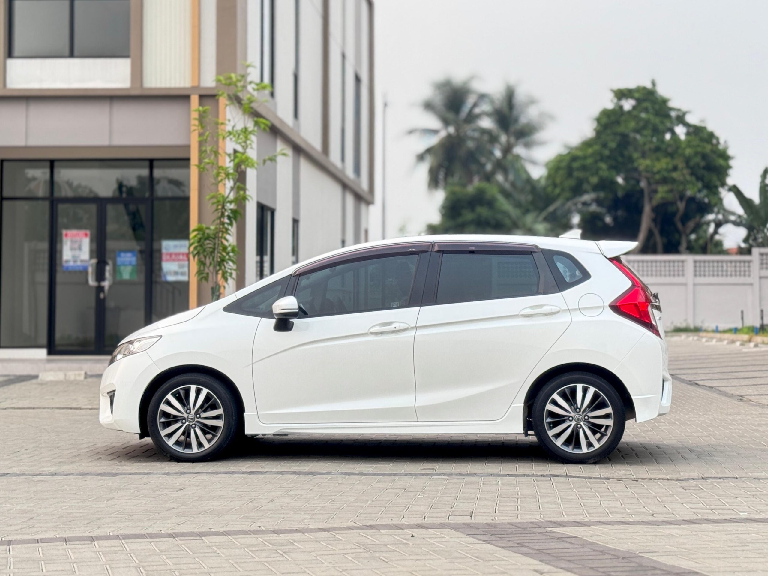 JAZZ 1.5 RS PUTIH 2016 - Gambar 7