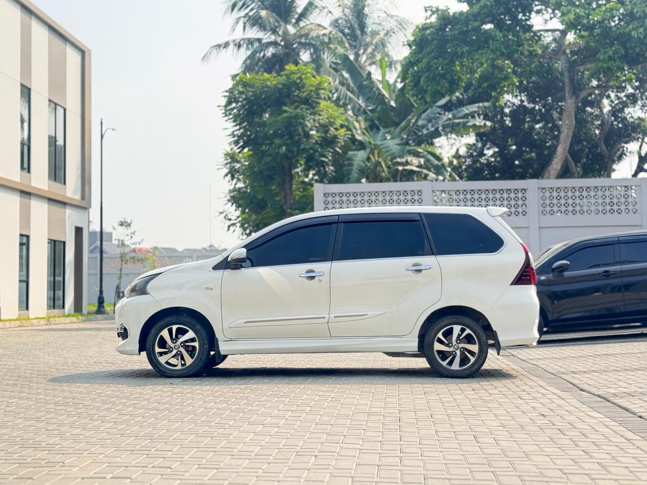AVANZA VELOZ 1.5 AT PUTIH 2016 - Gambar 7