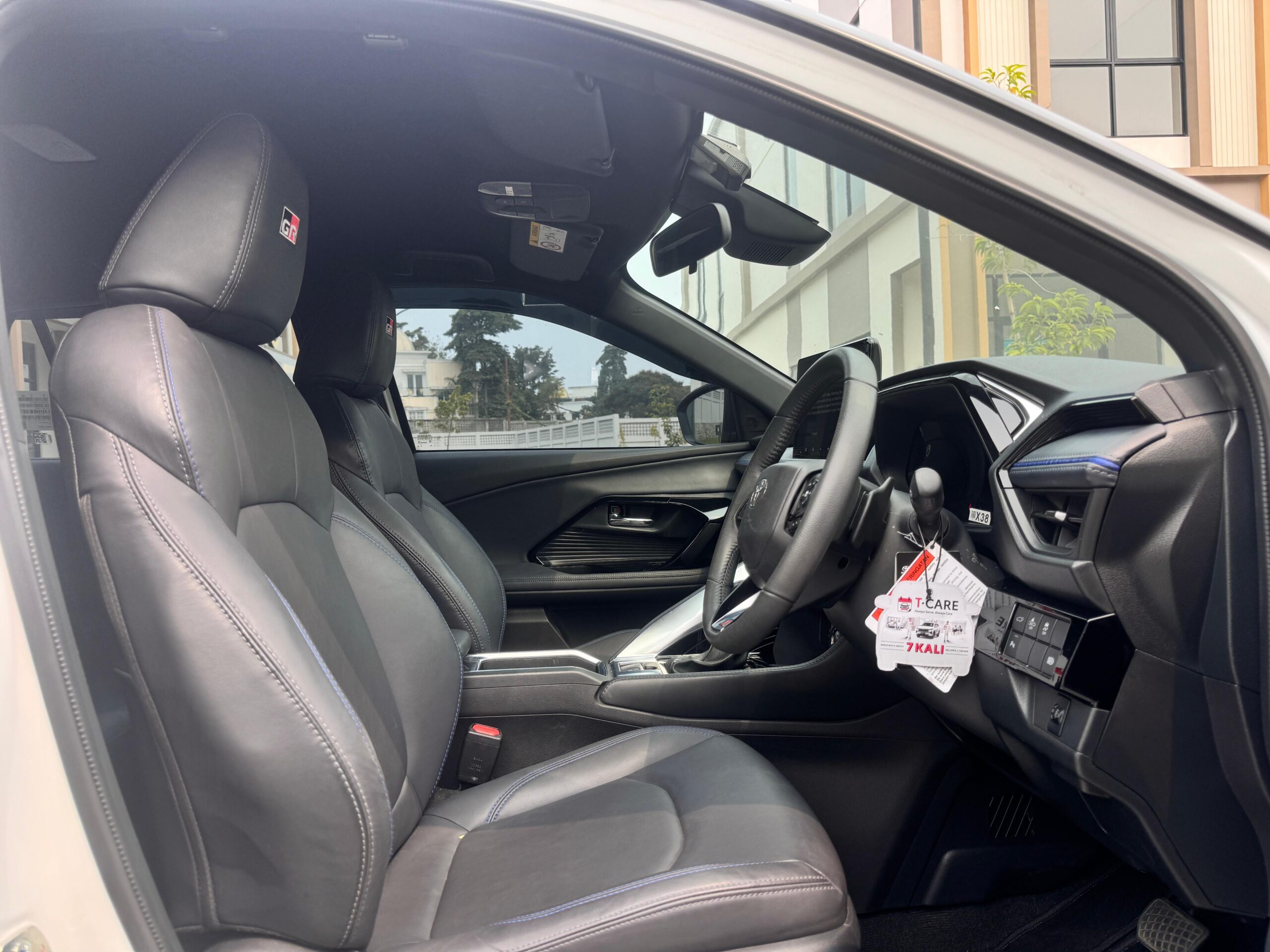 YARIS CROSS 1.5 S GR TSS PUTIH 2025 - Gambar 13