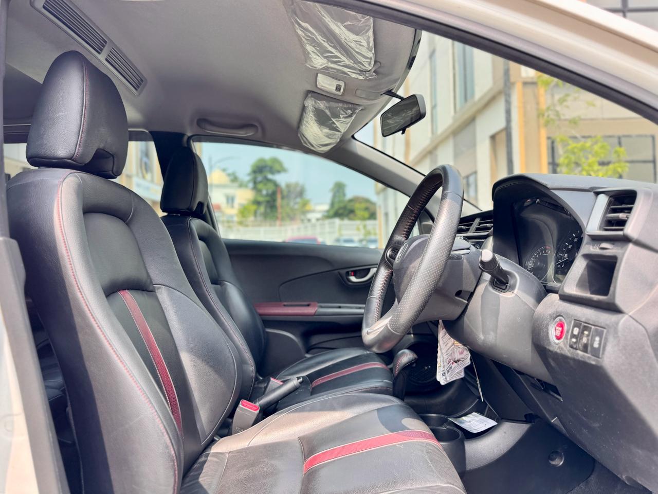 BRV E PRESTIGE CVT PUTIH 2021 - Gambar 12