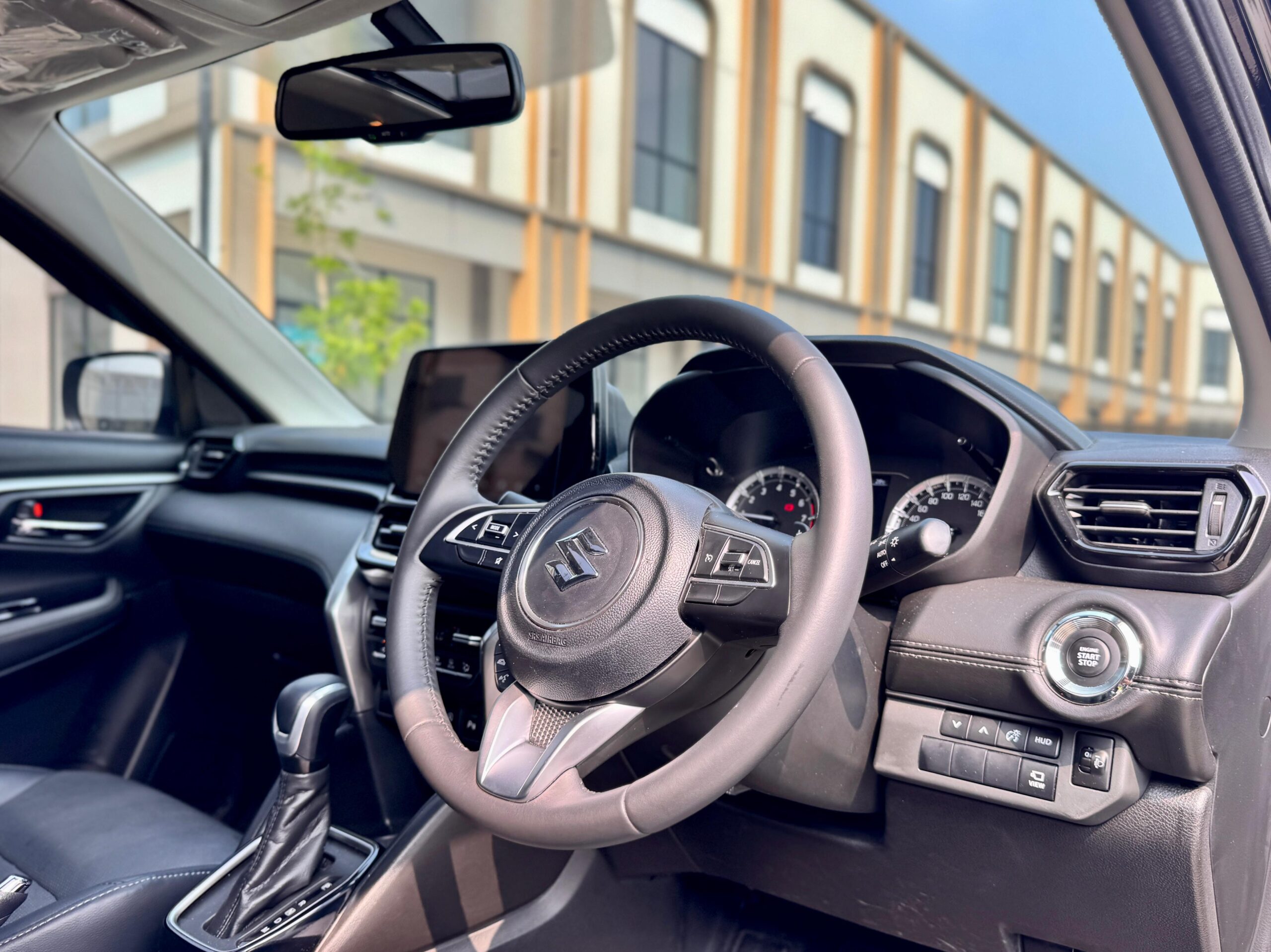 GRAND VITARA GX AT HITAM 2024 - Gambar 11