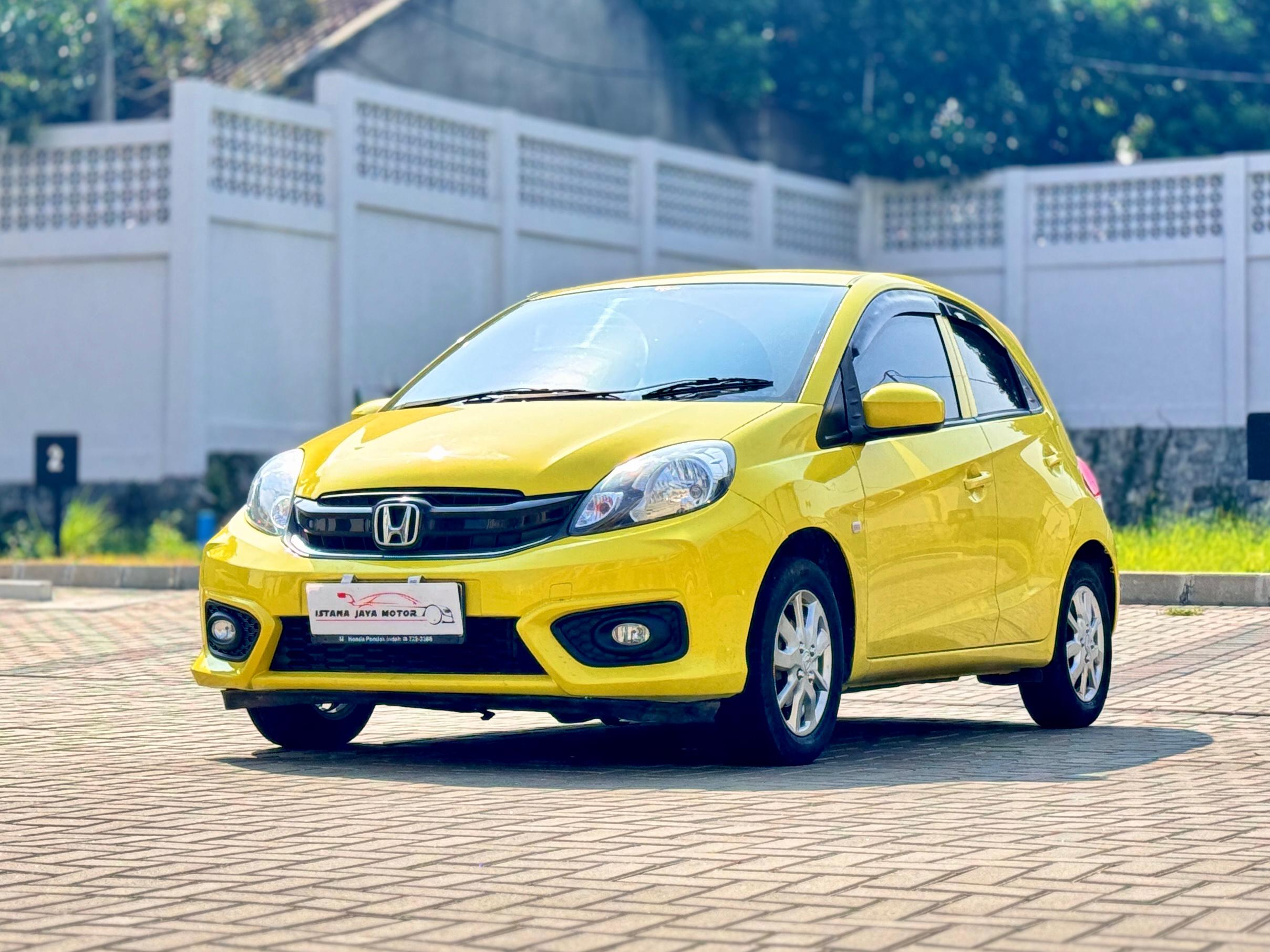 BRIO 1.2 E AT KUNING 2018 - Gambar 3