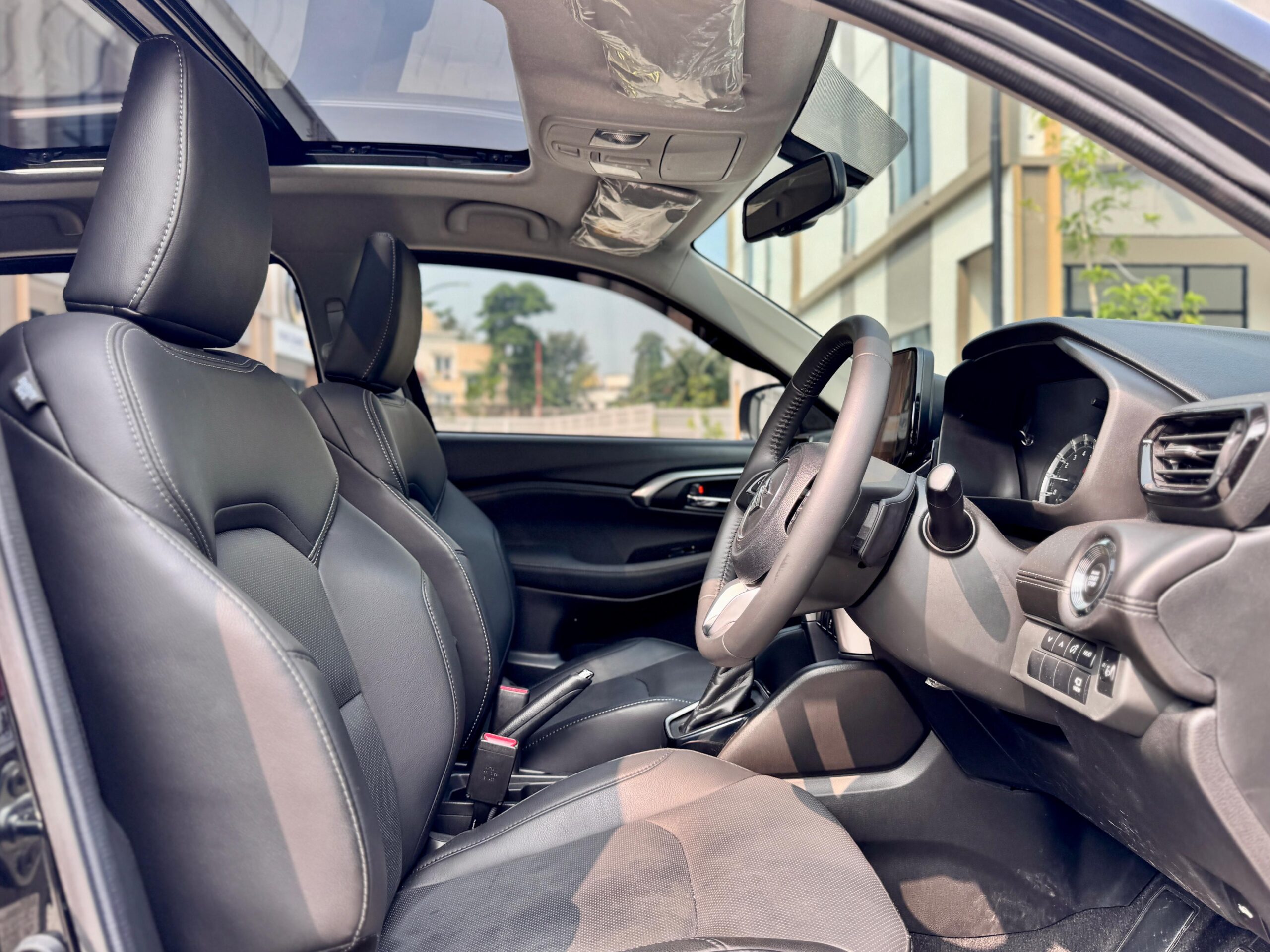 GRAND VITARA GX AT HITAM 2024 - Gambar 13