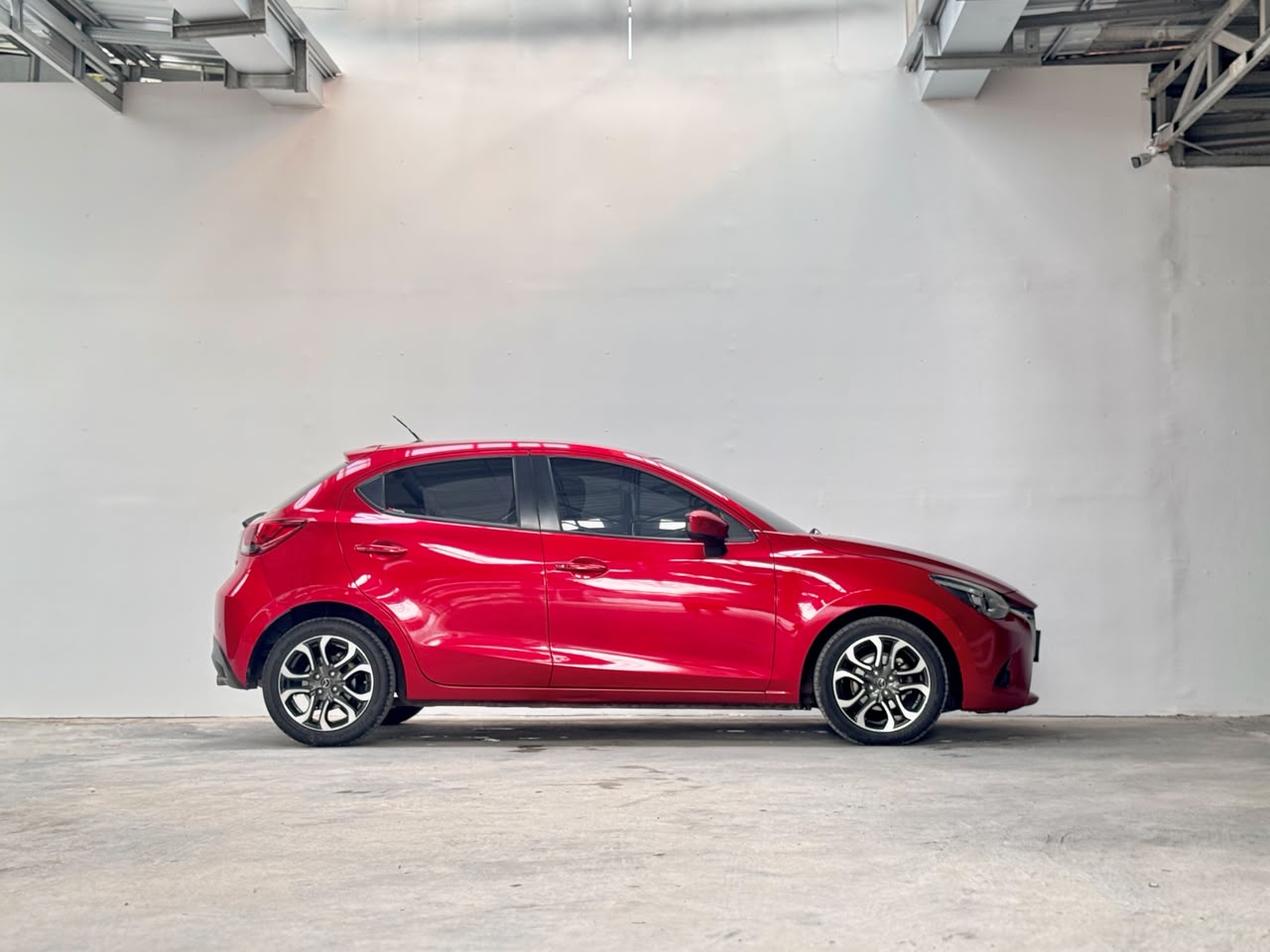 MAZDA 2 GT AT MERAH 2016 - Gambar 8