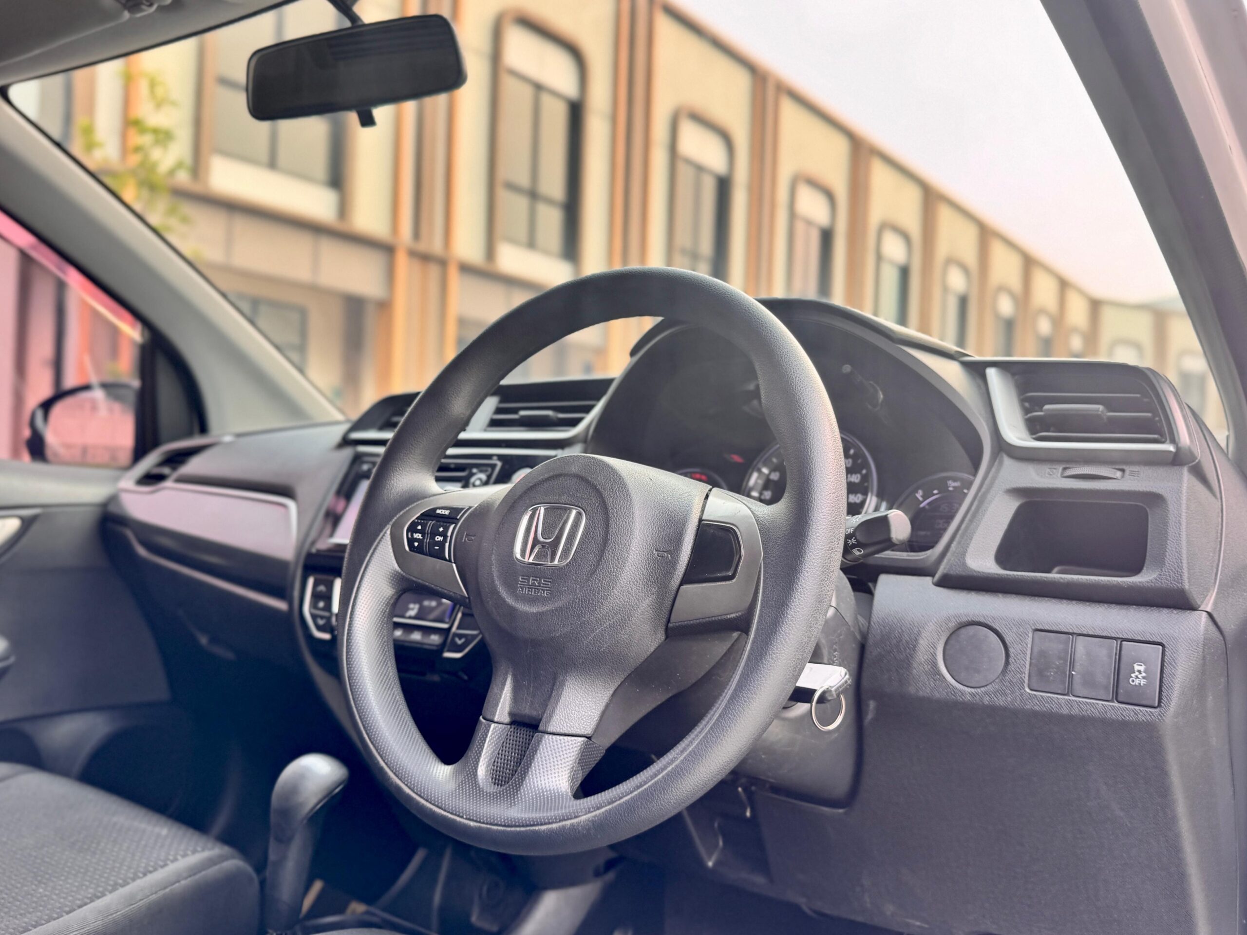 BRV 1.5 E PRESTIGE PUTIH 2018 - Gambar 11
