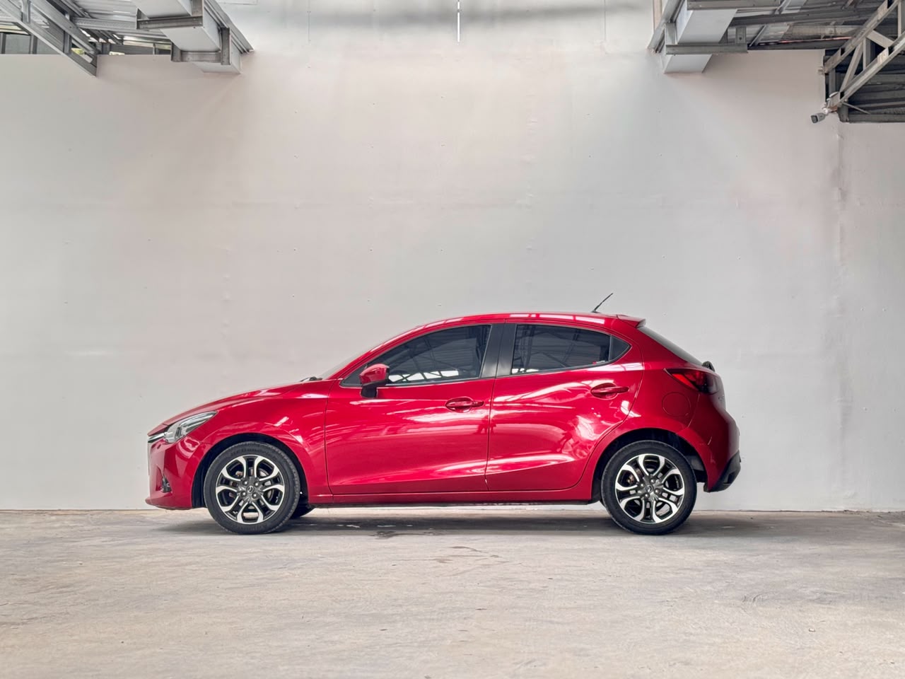 MAZDA 2 GT AT MERAH 2016 - Gambar 7