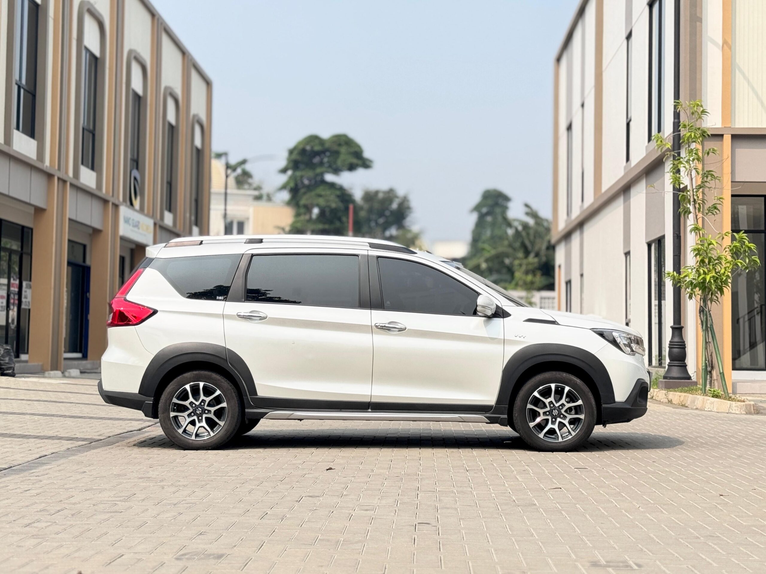 XL7 1.5 BETA PUTIH 2023 - Gambar 8