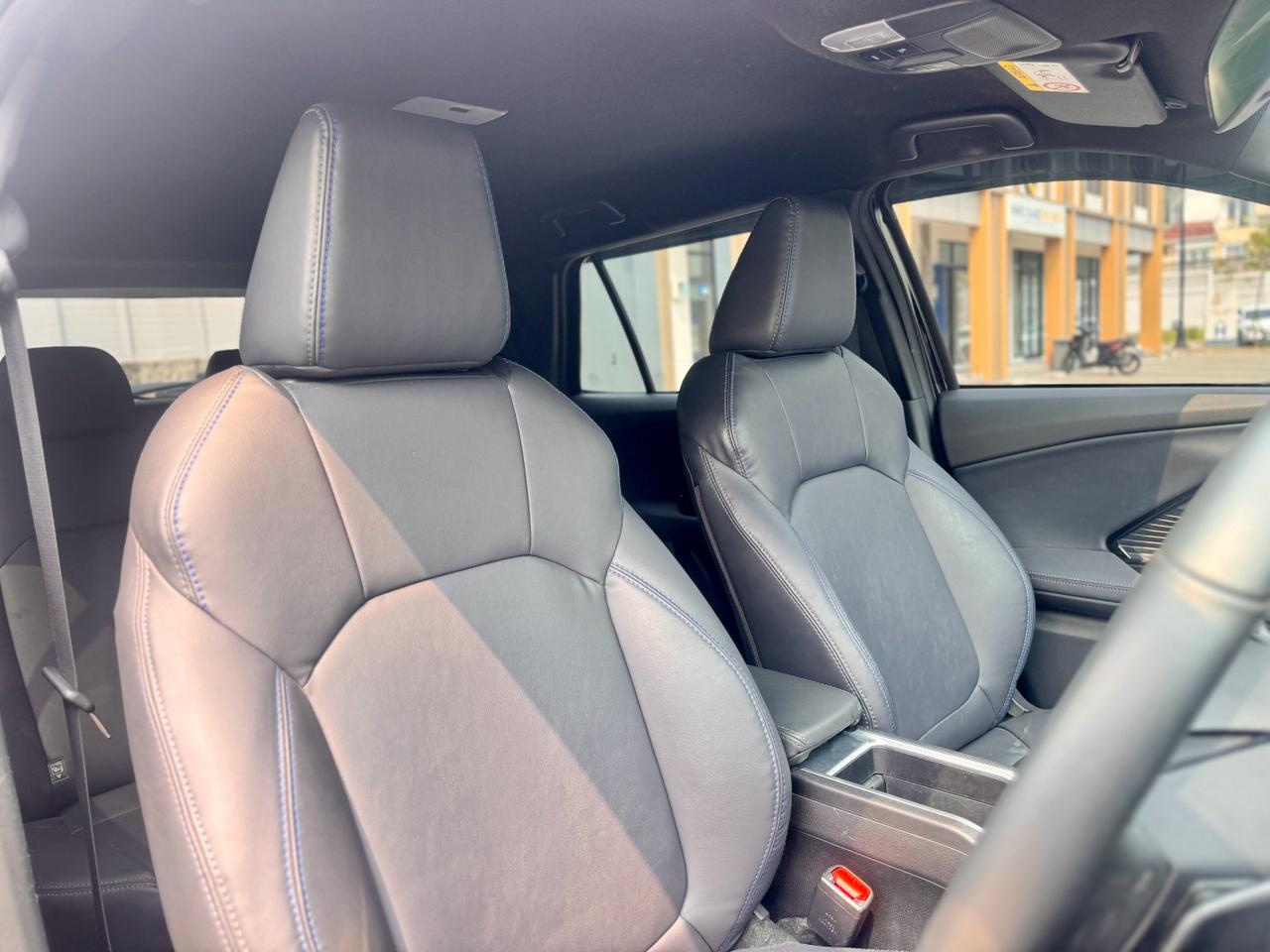 YARIS CROSS S CVT HITAM 2023 - Gambar 12