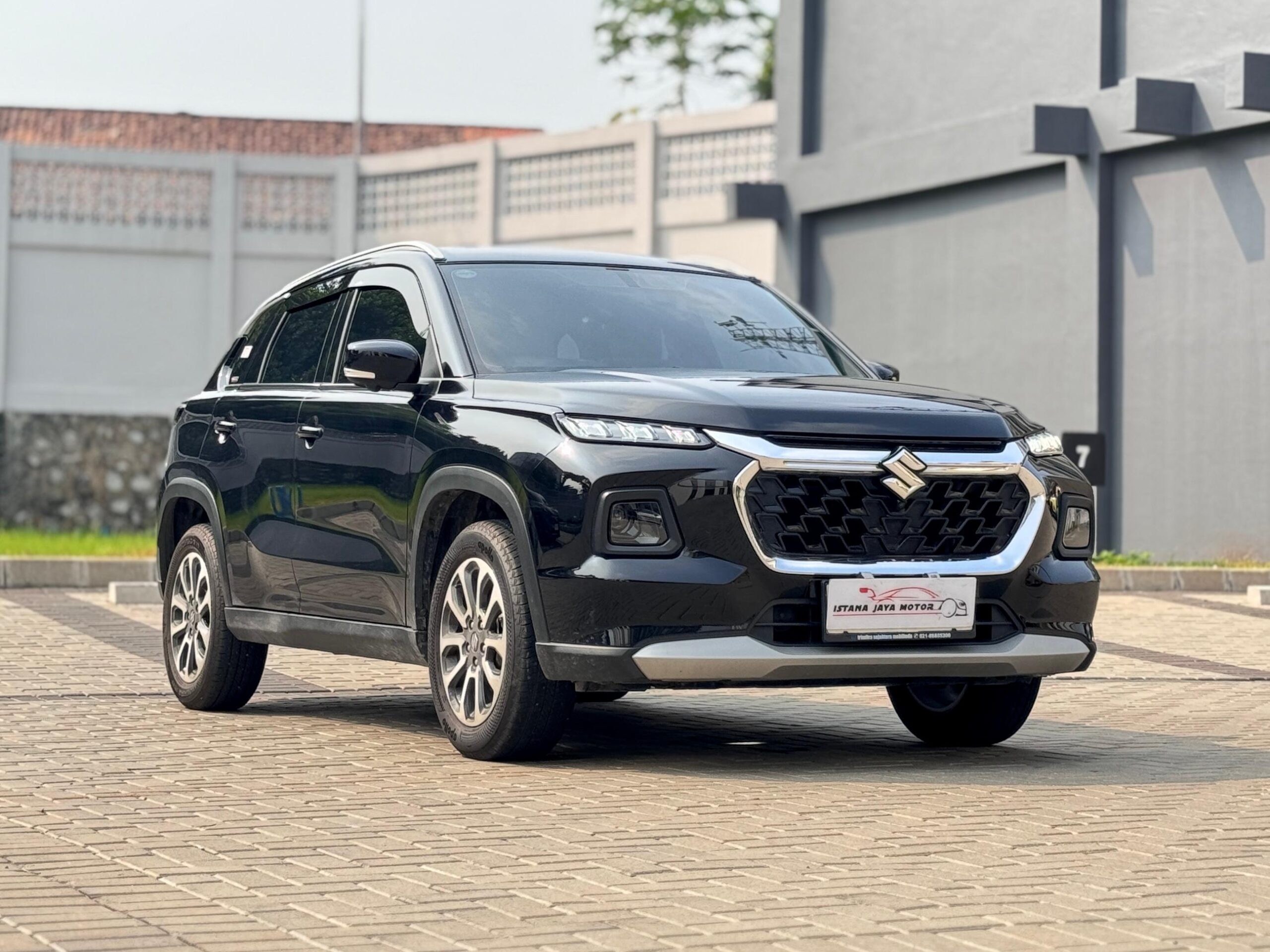 GRAND VITARA GX AT HITAM 2024 - Gambar 4