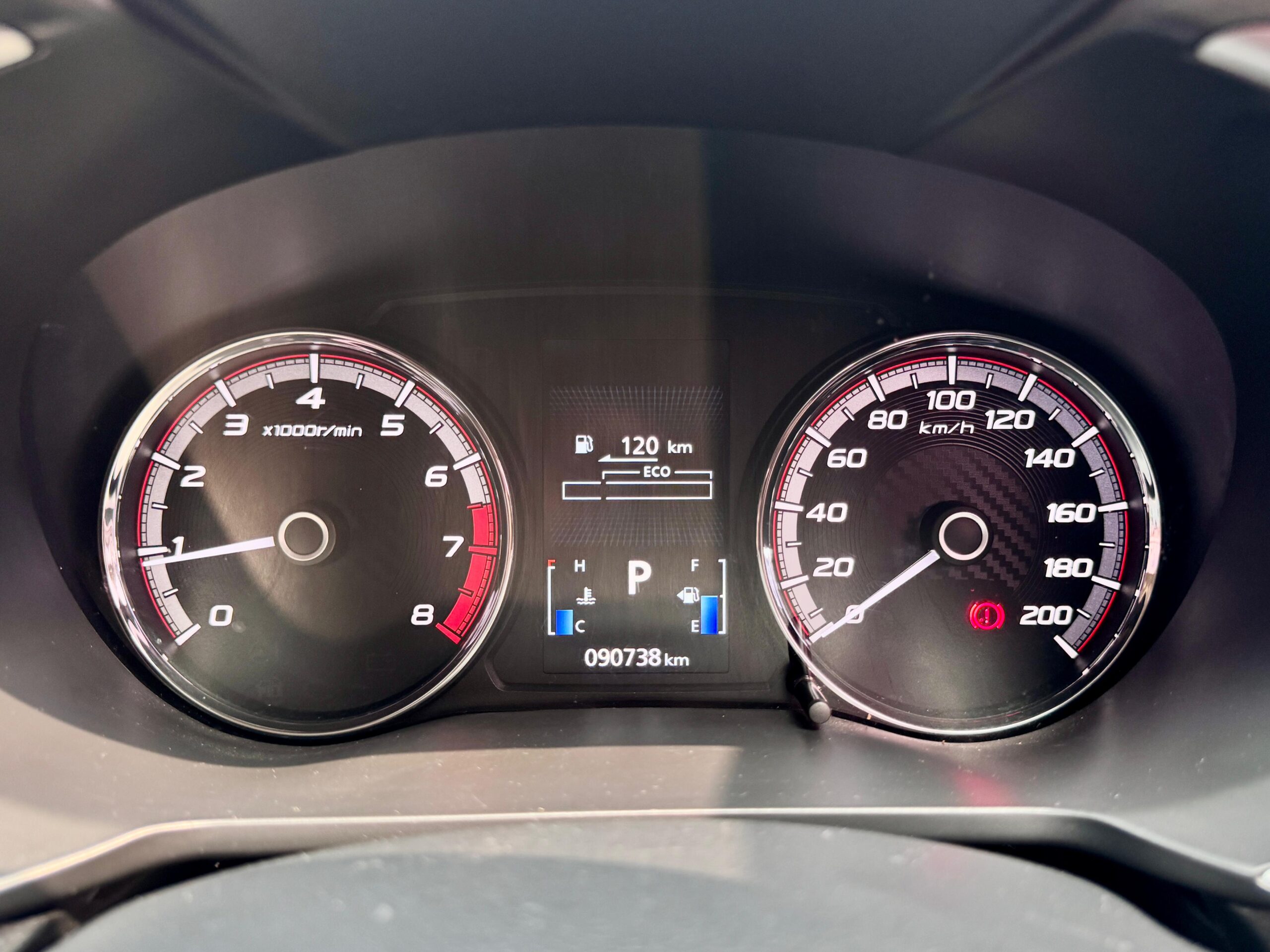 XPANDER 1.5 SPORT PUTIH 2018 - Gambar 9